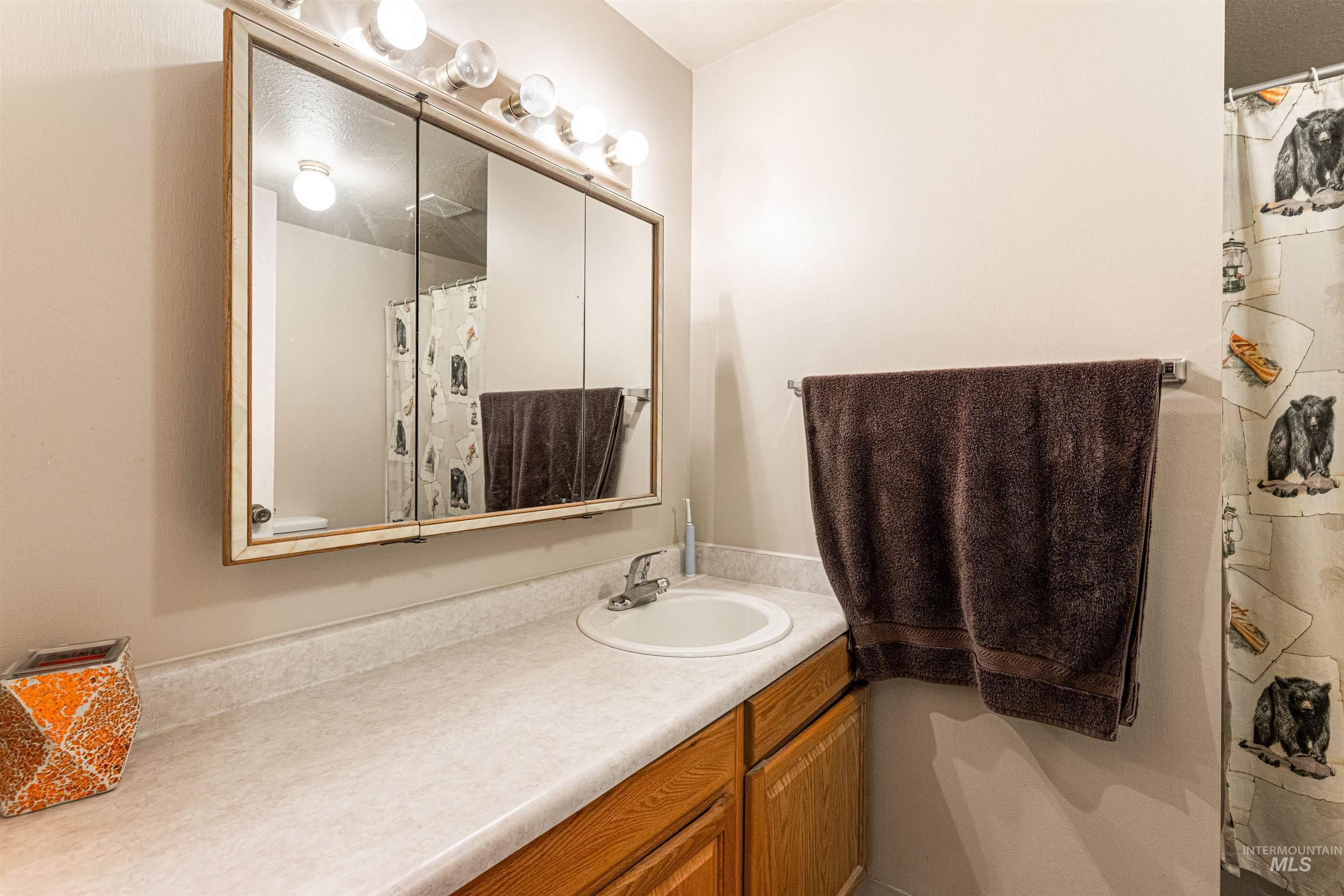 6090-6092 W Dorian Ct Property Photo 12