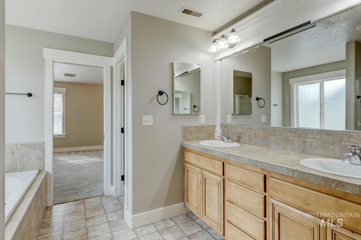 2621 E Mercutio Dr Property Photo 27