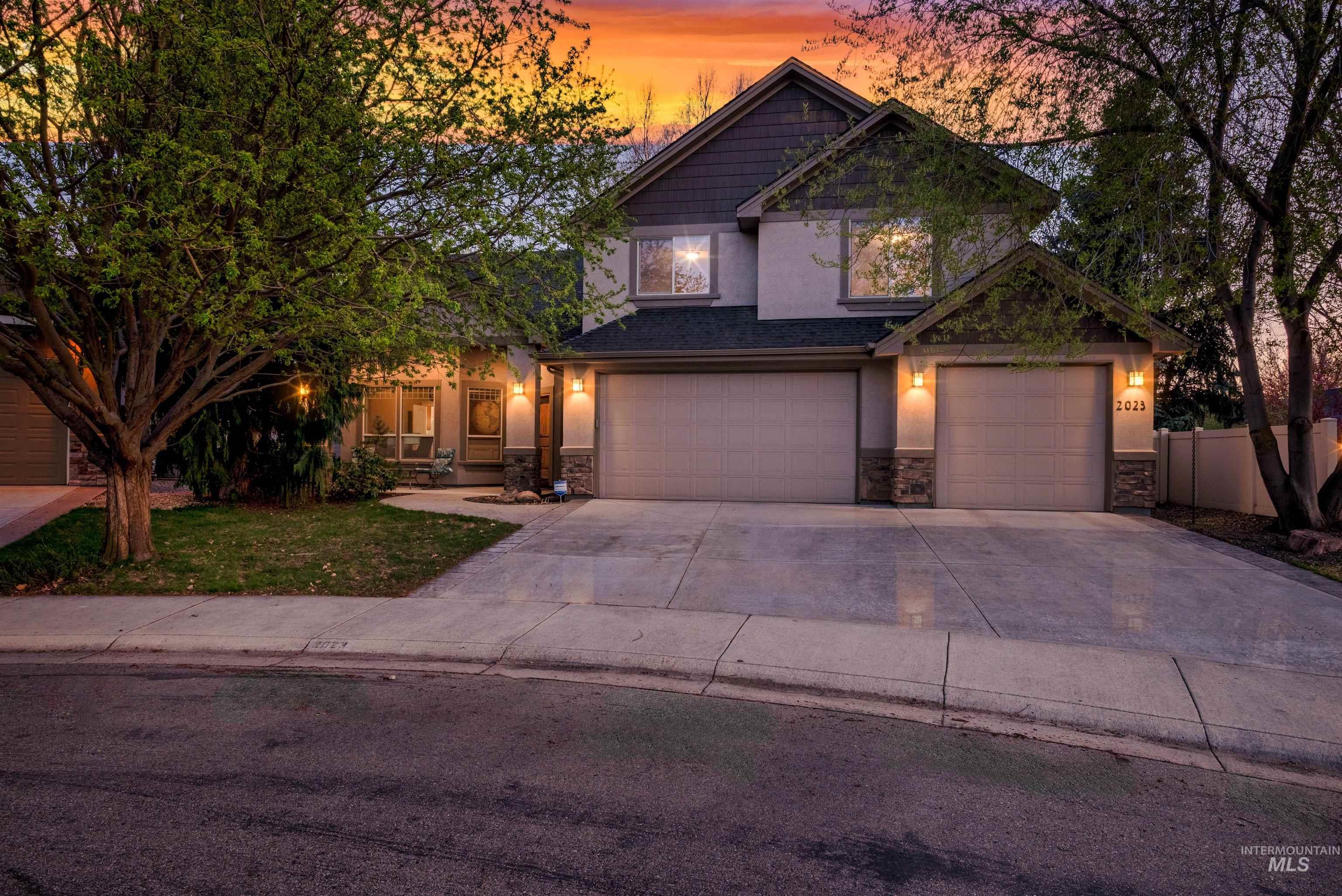 2023 E Trail Blazer Dr Property Photo 2