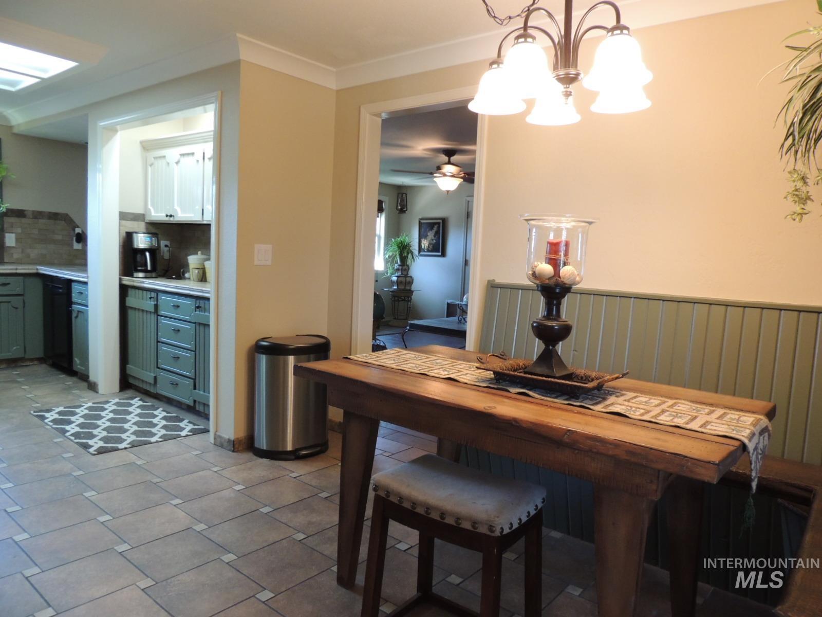 2043 S Ranchero Way Property Photo 11