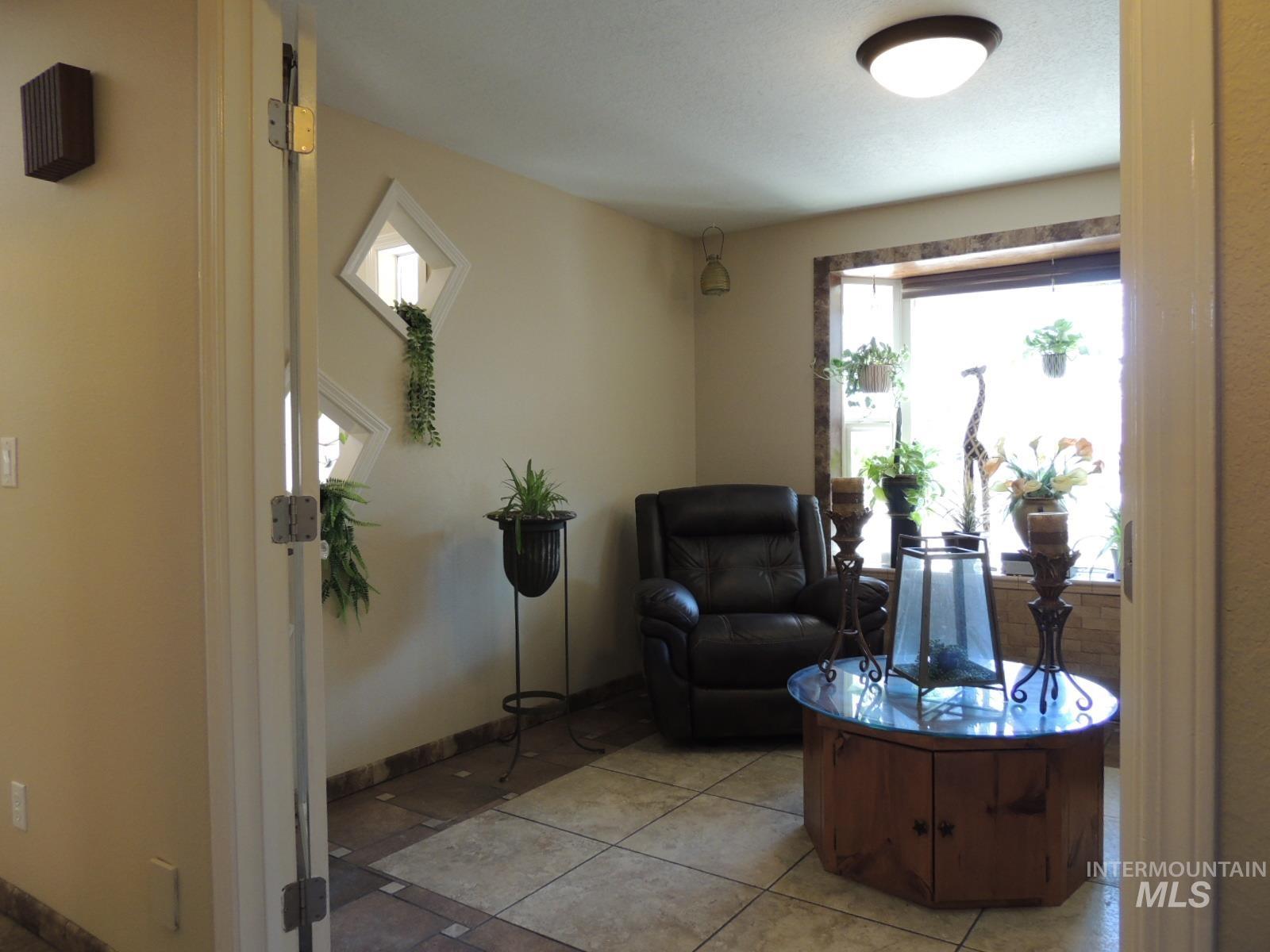 2043 S Ranchero Way Property Photo 17