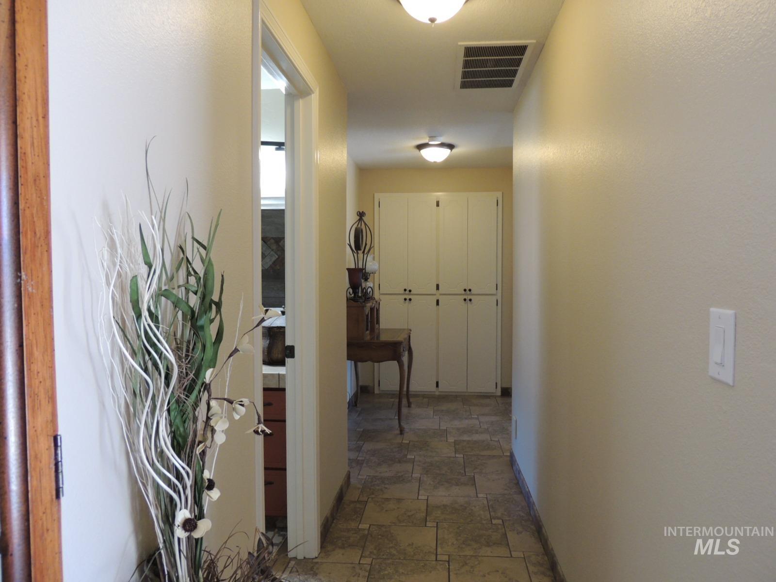 2043 S Ranchero Way Property Photo 18
