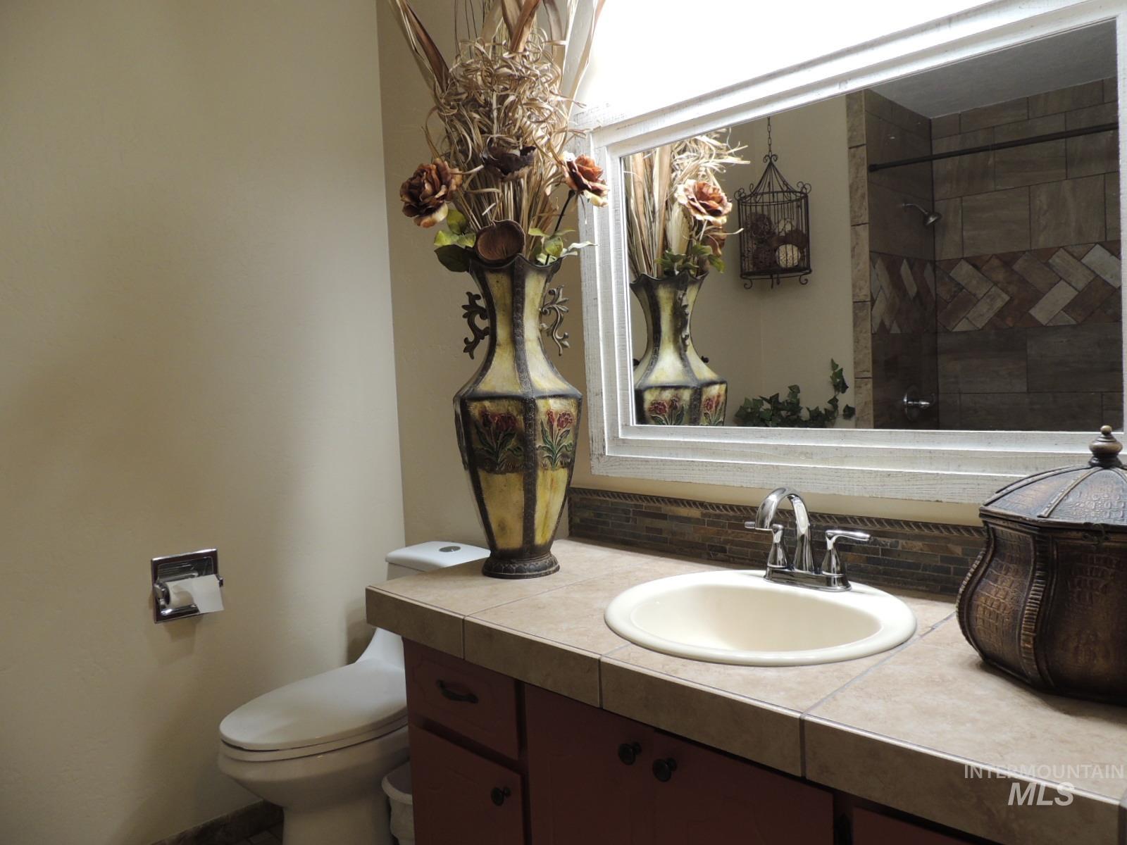 2043 S Ranchero Way Property Photo 19