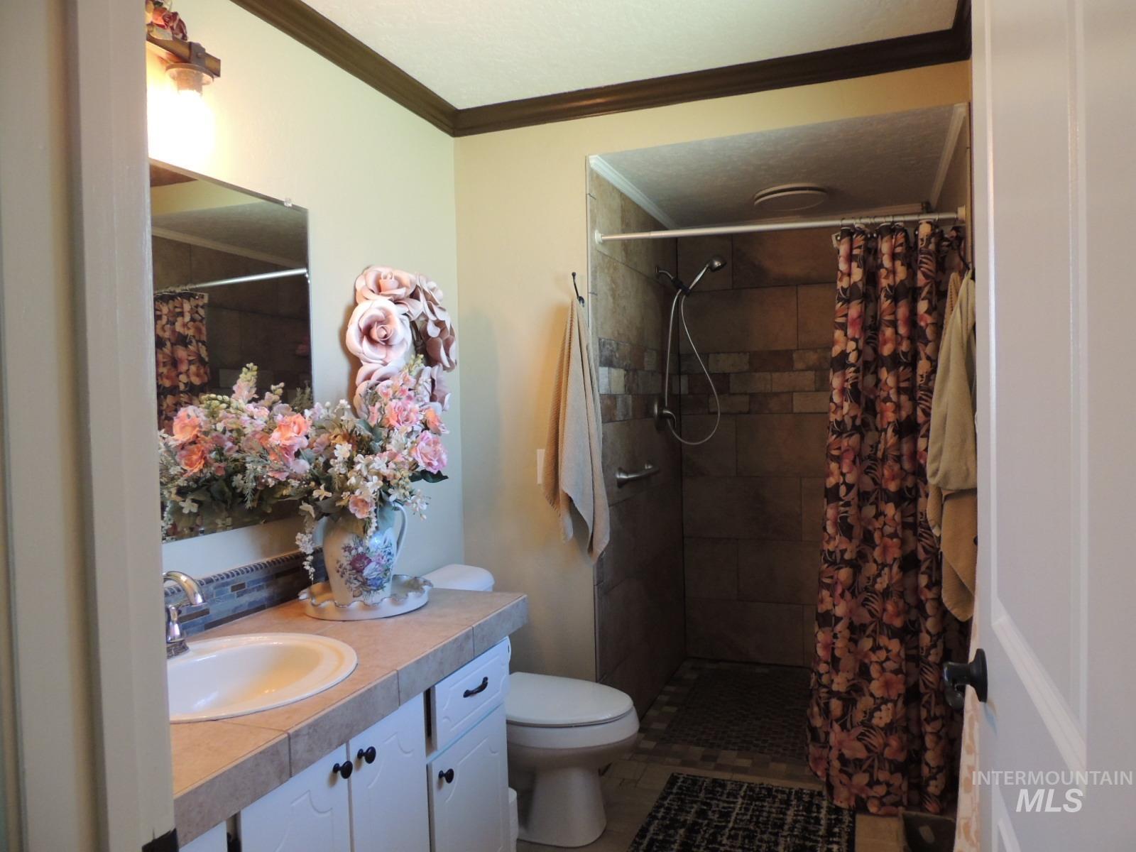 2043 S Ranchero Way Property Photo 23
