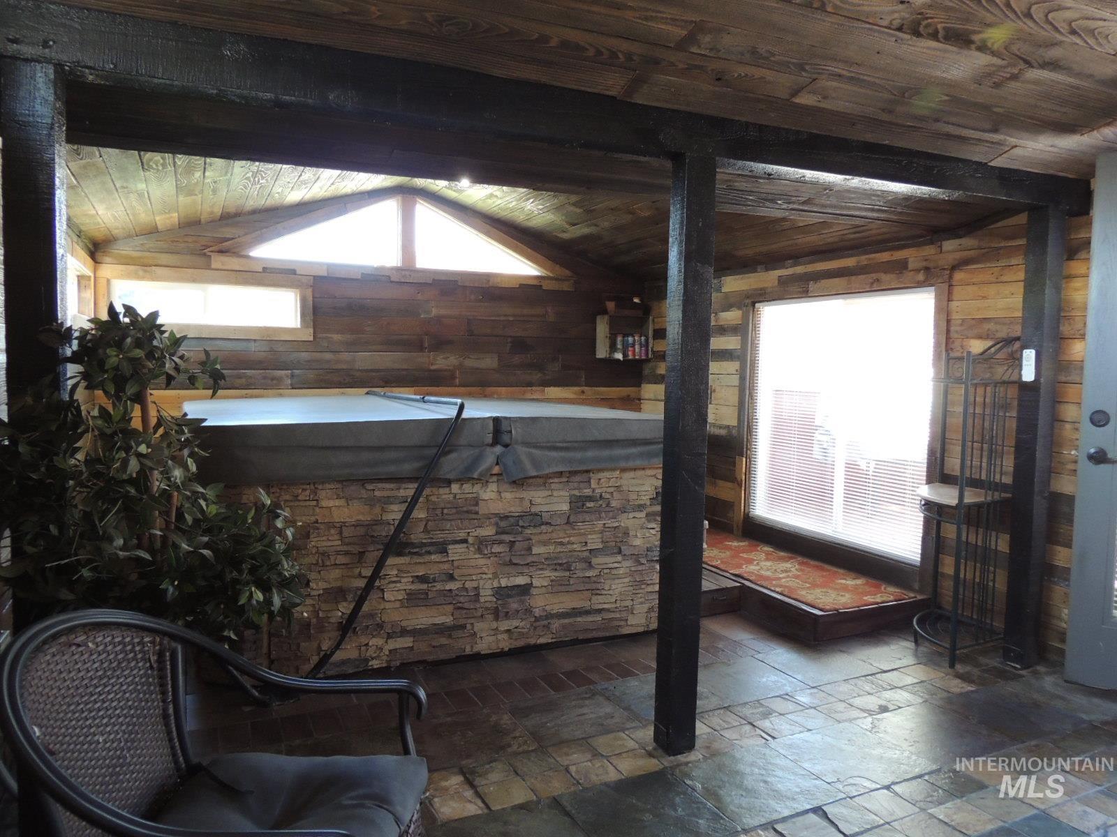 2043 S Ranchero Way Property Photo 28