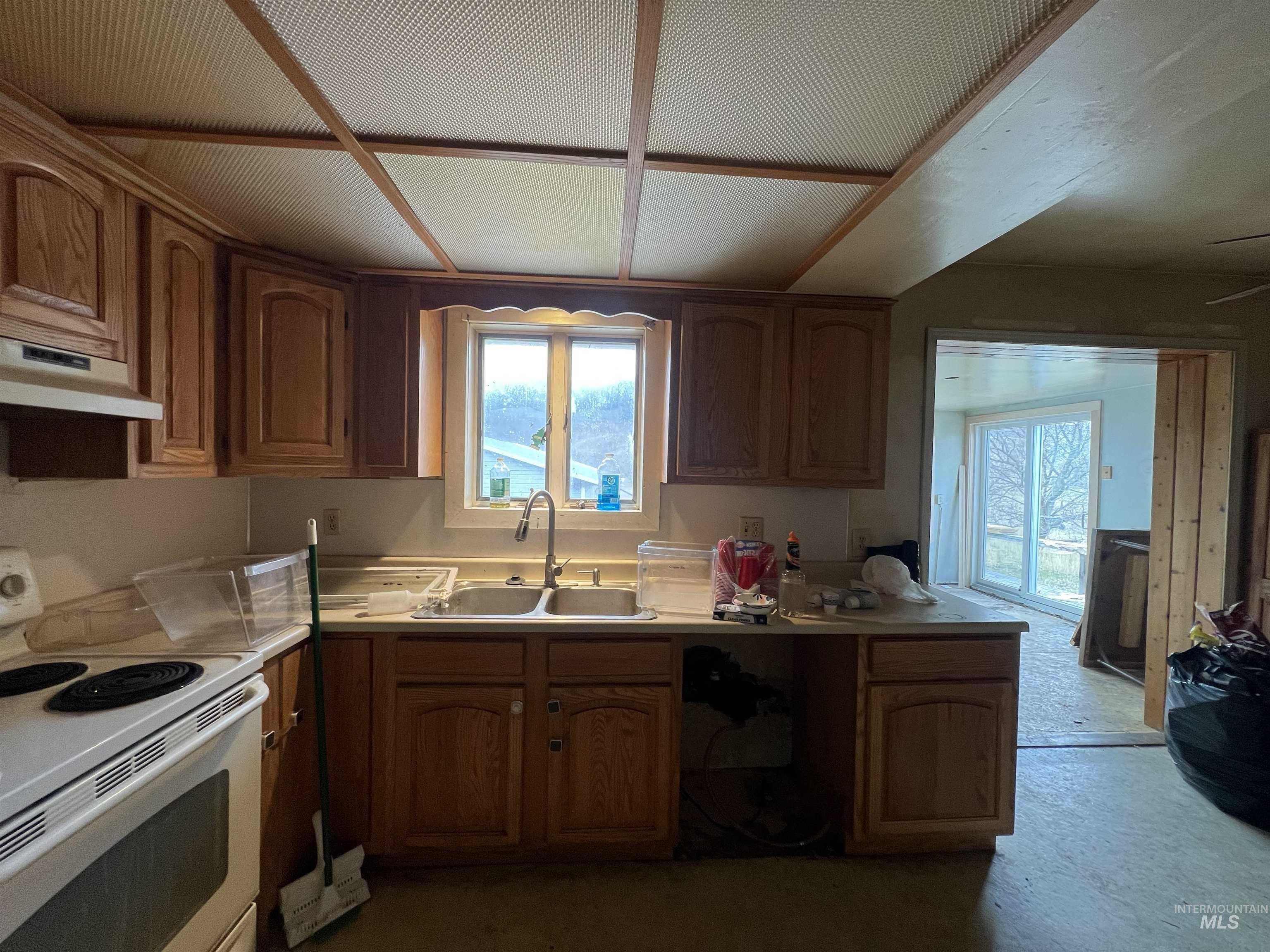 50 Hammon Dr. Property Photo 5