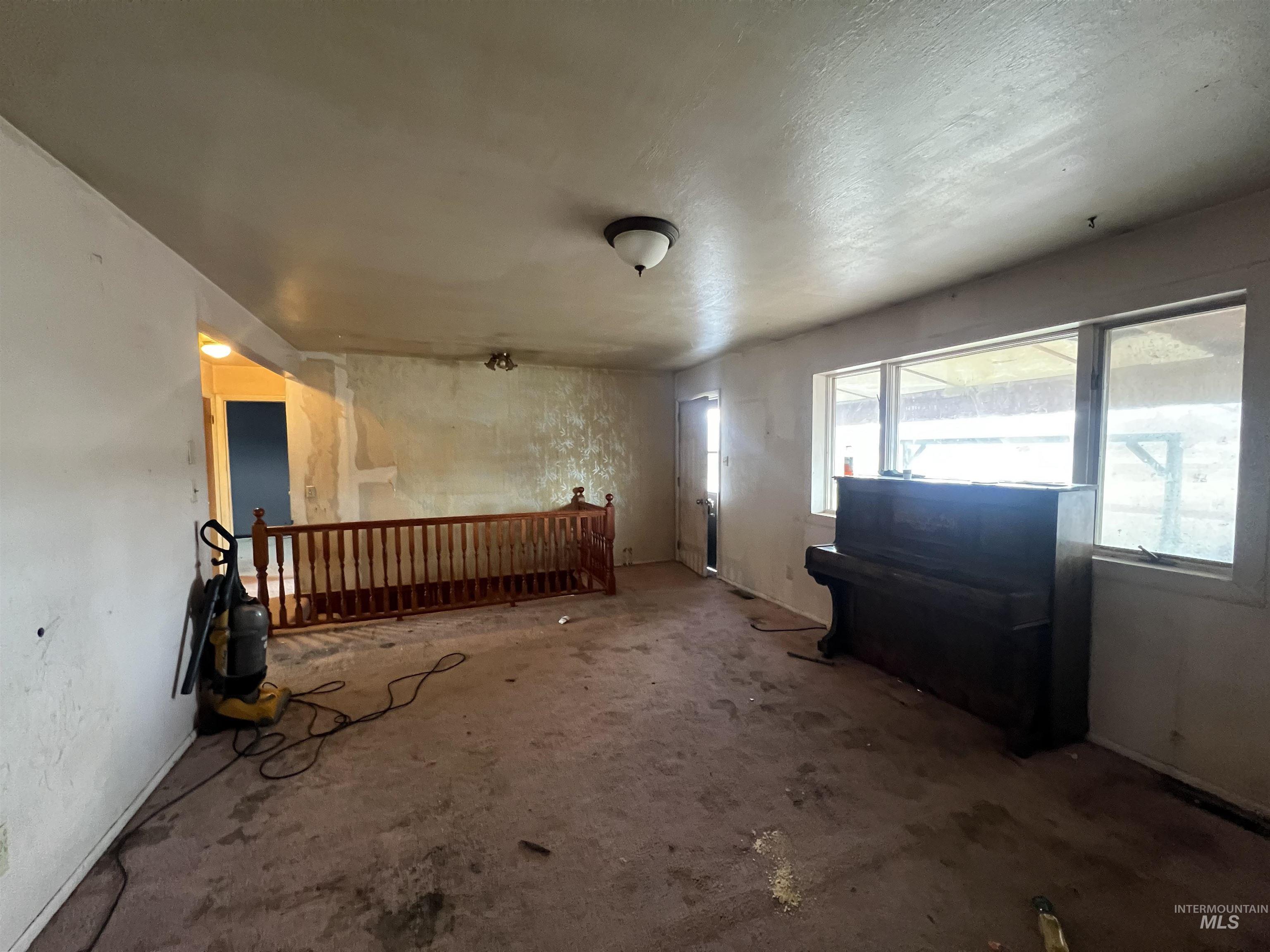 50 Hammon Dr. Property Photo 6