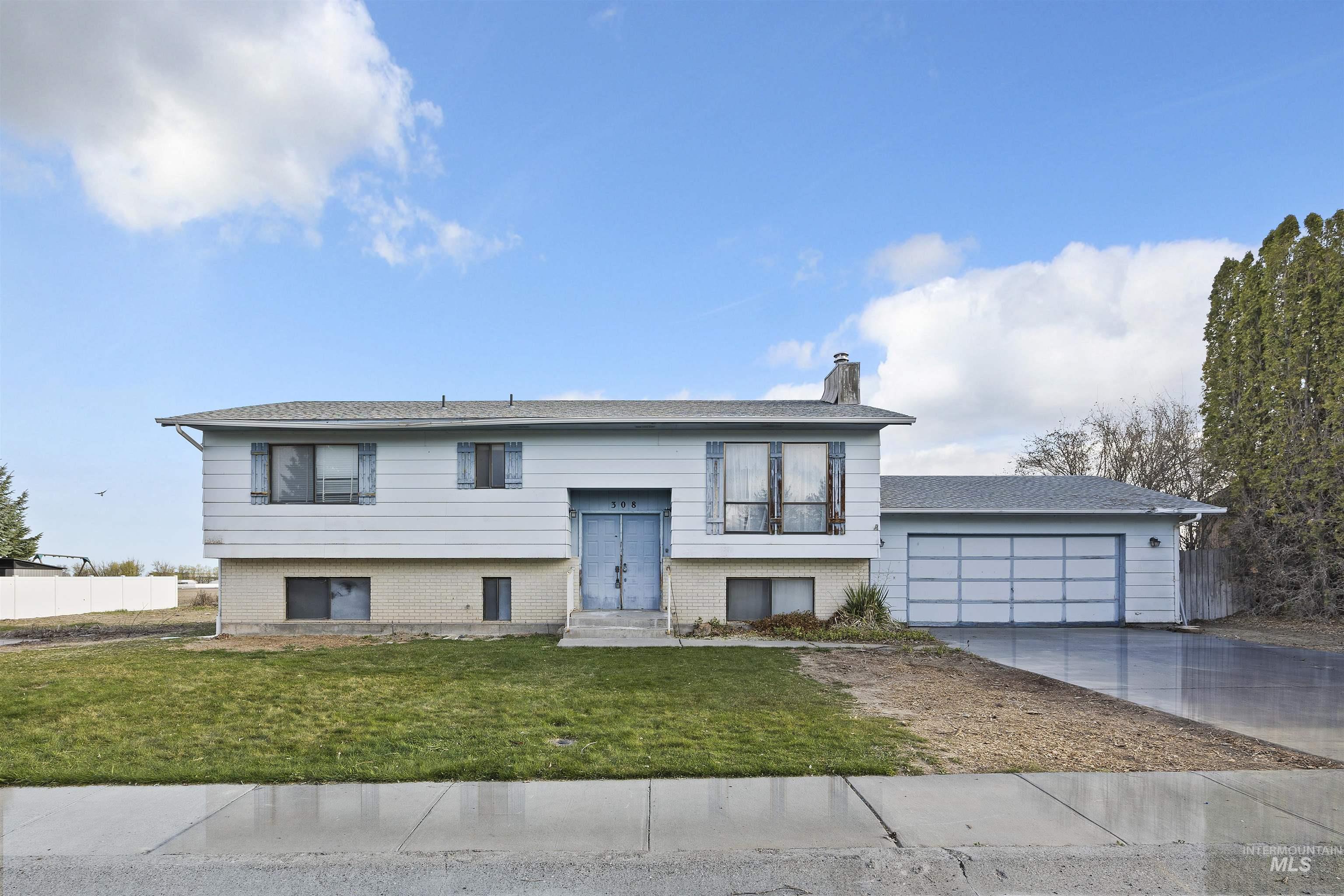 308 Gem Dr. Property Photo 1