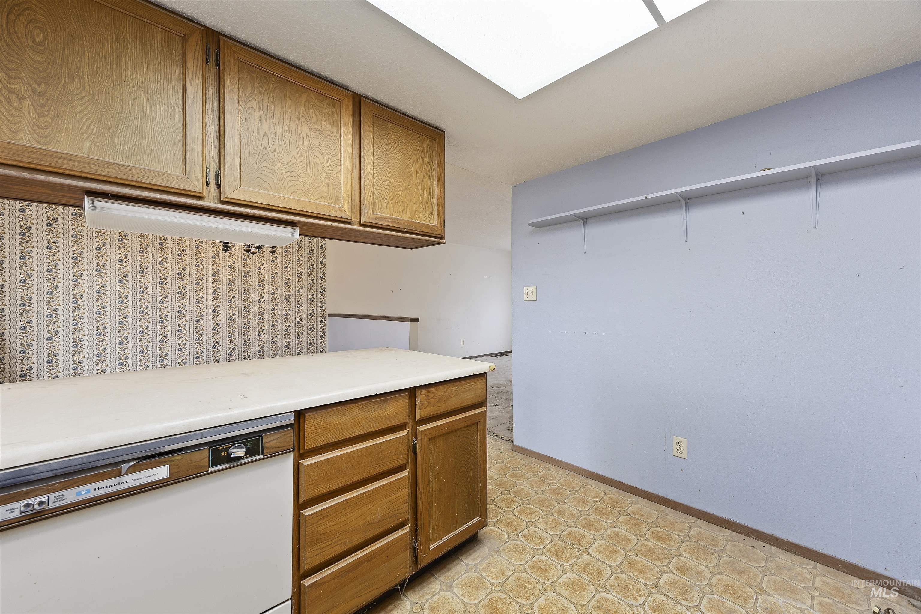 308 Gem Dr. Property Photo 11