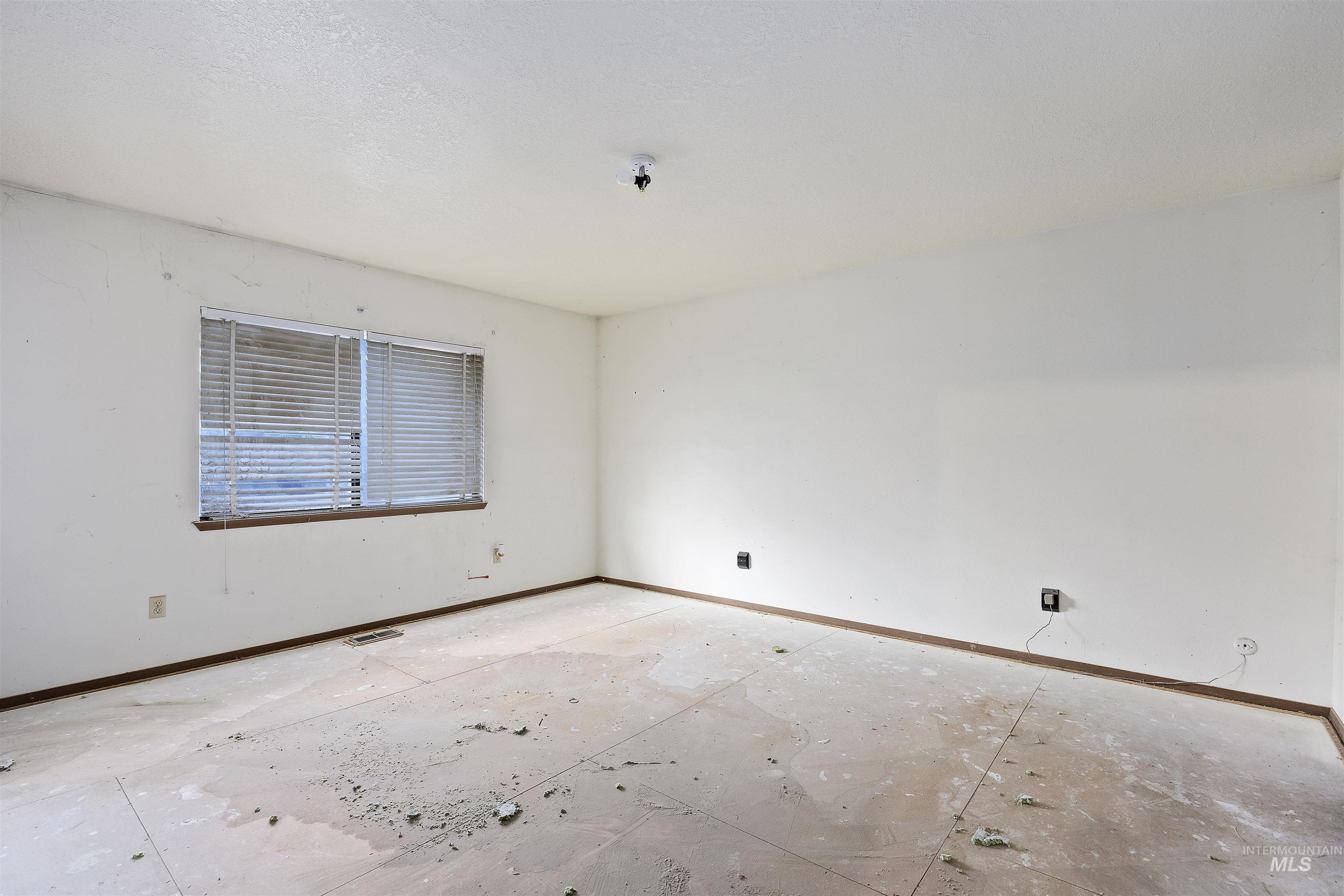 308 Gem Dr. Property Photo 15