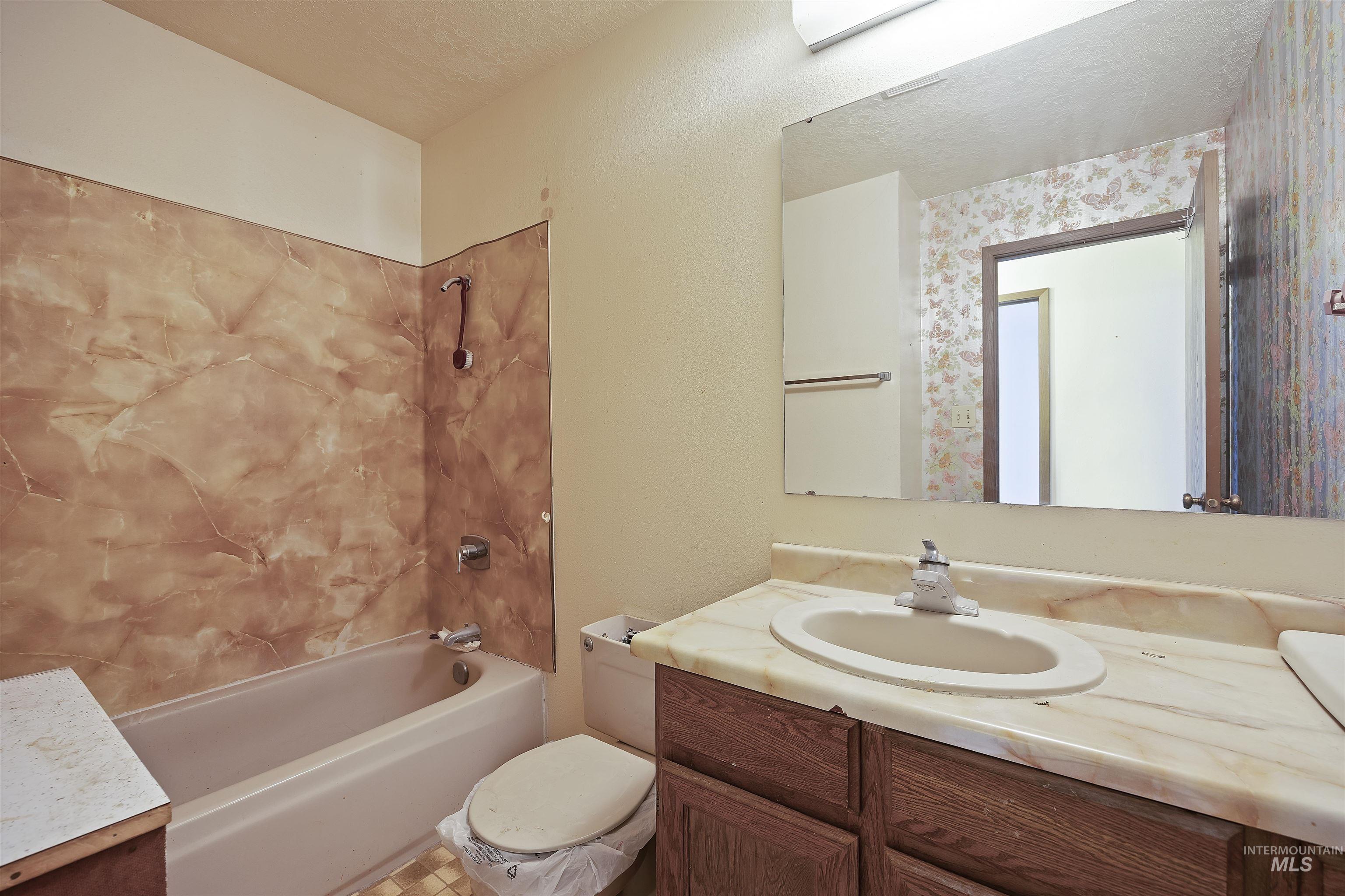 308 Gem Dr. Property Photo 16