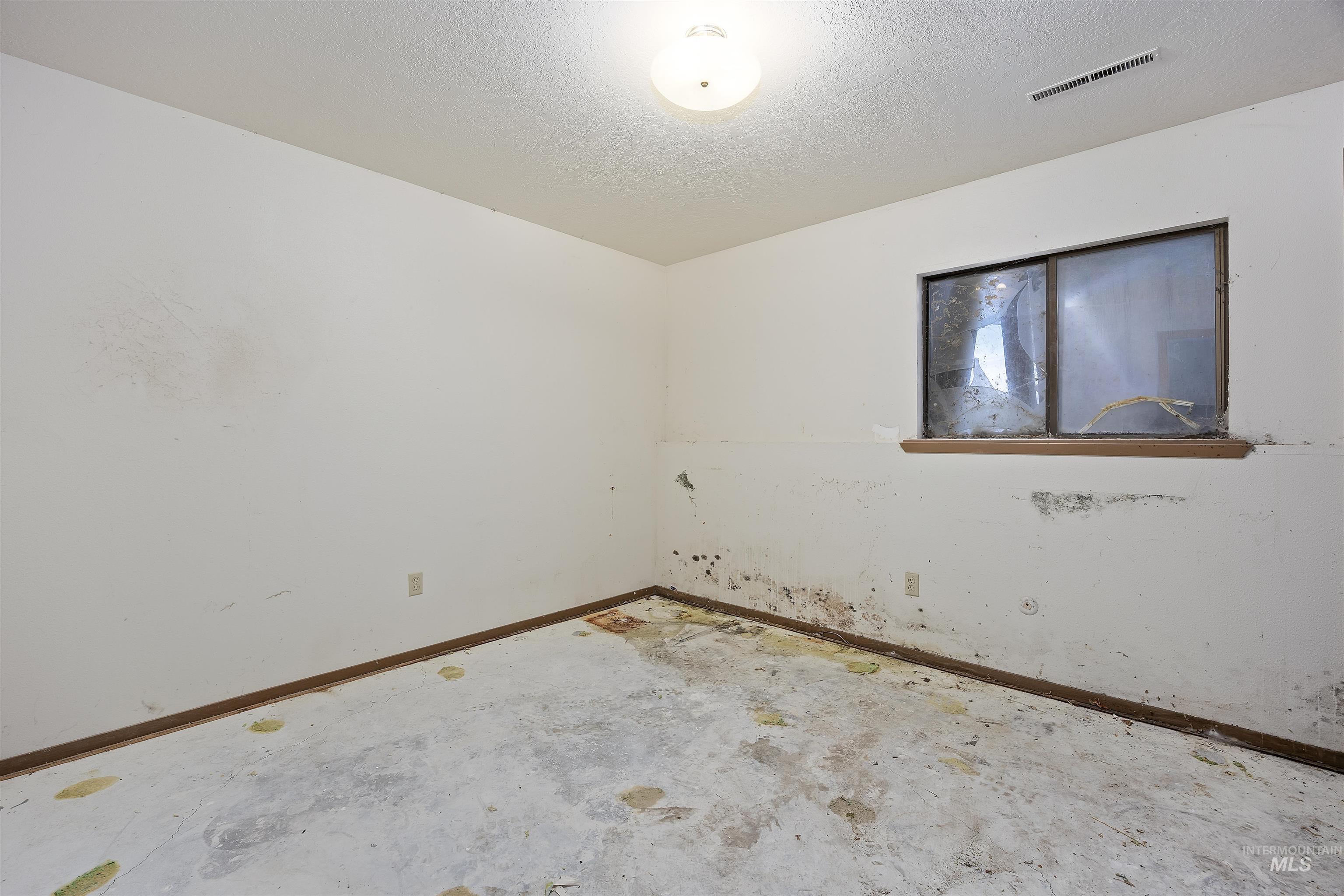 308 Gem Dr. Property Photo 17