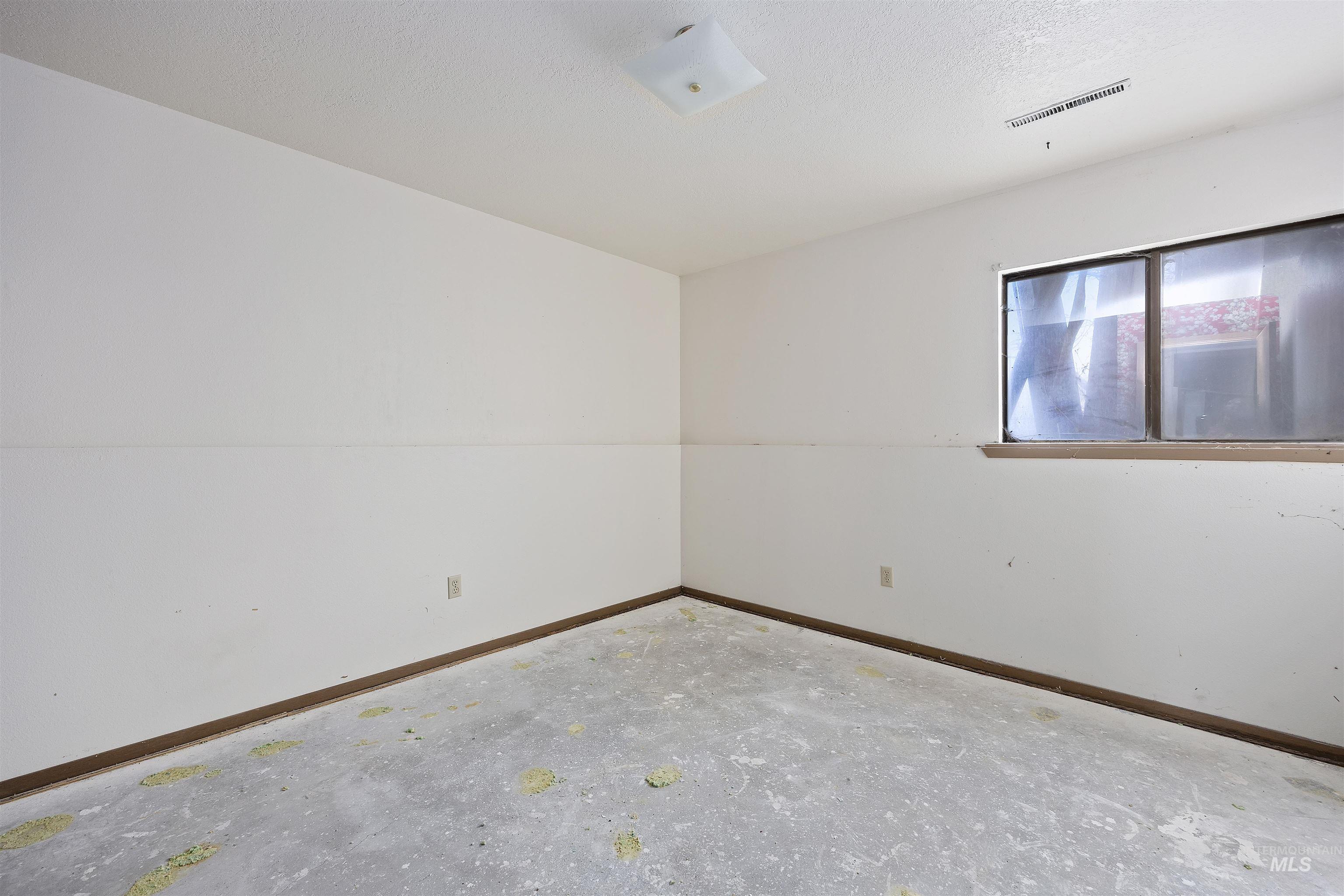 308 Gem Dr. Property Photo 21