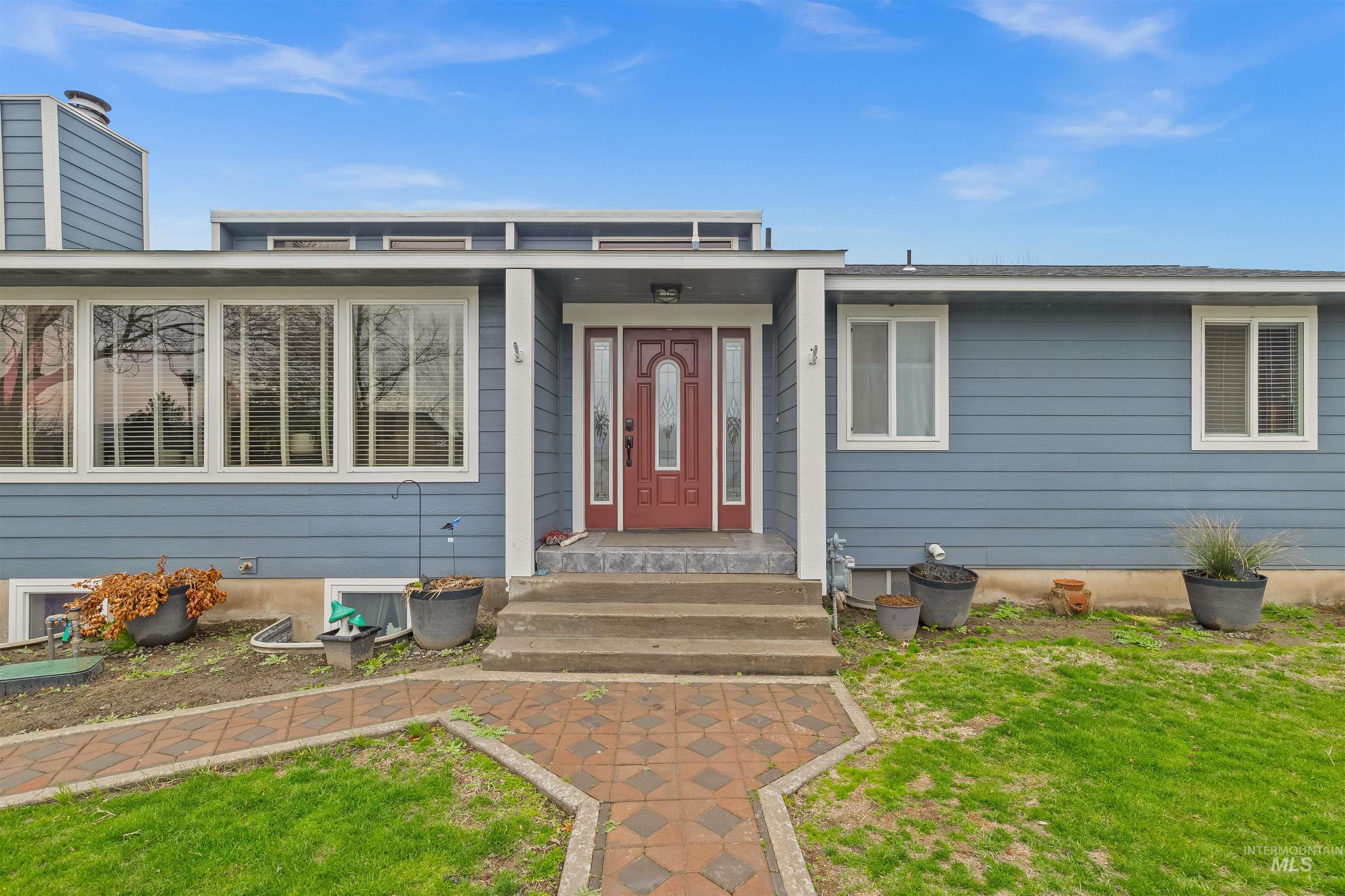 3655 Country Club Ct Property Photo 9