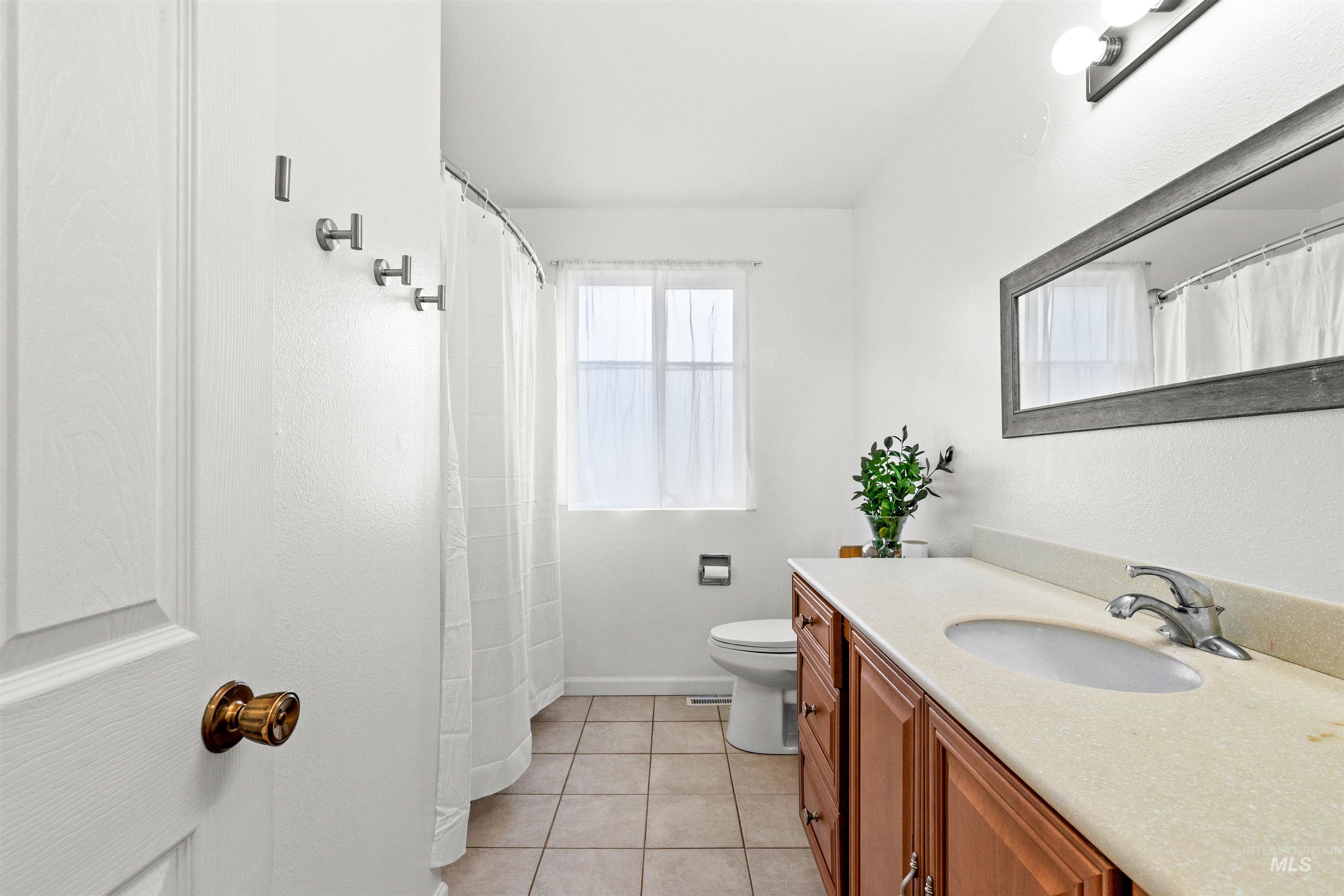 3655 Country Club Ct Property Photo 16