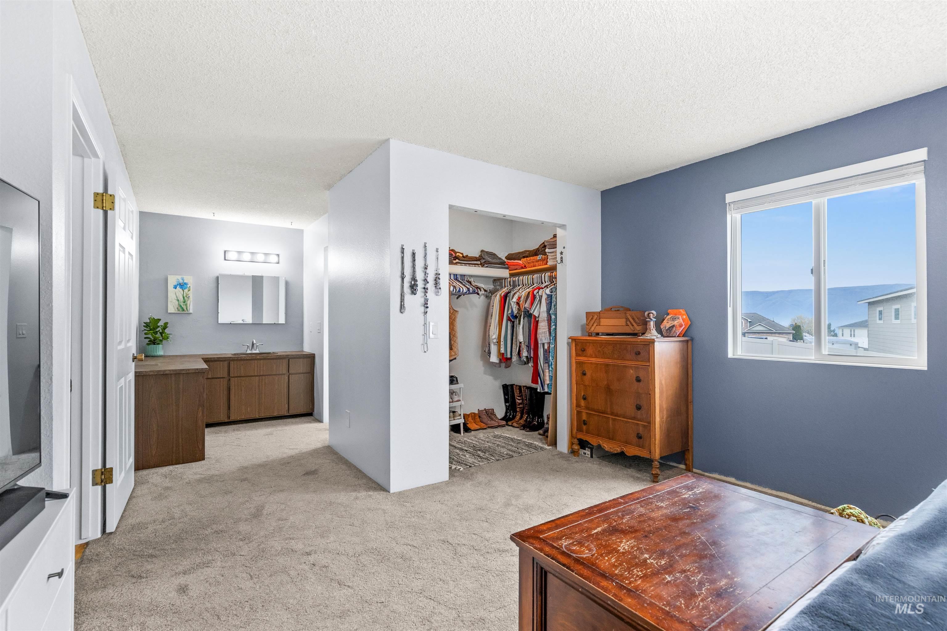 3655 Country Club Ct Property Photo 19