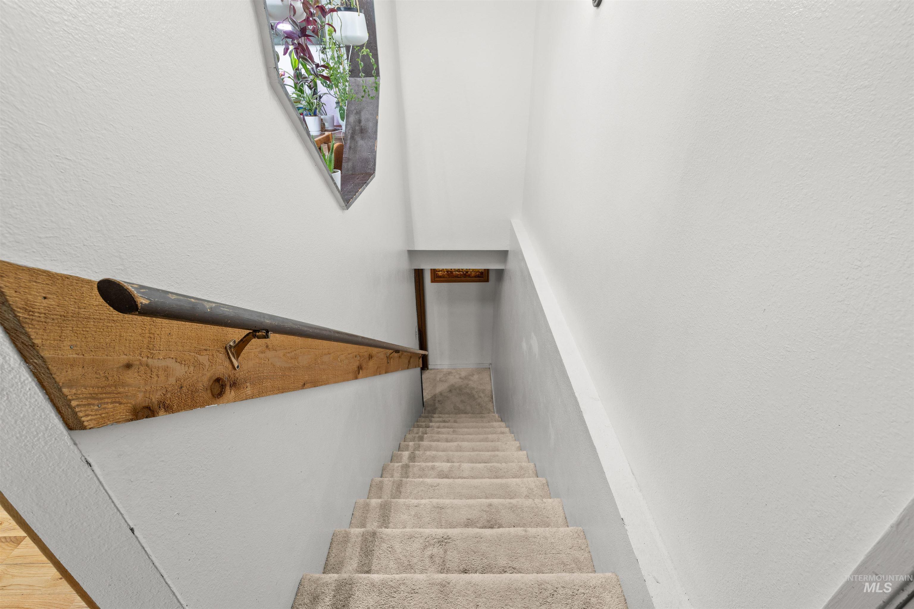 3655 Country Club Ct Property Photo 23