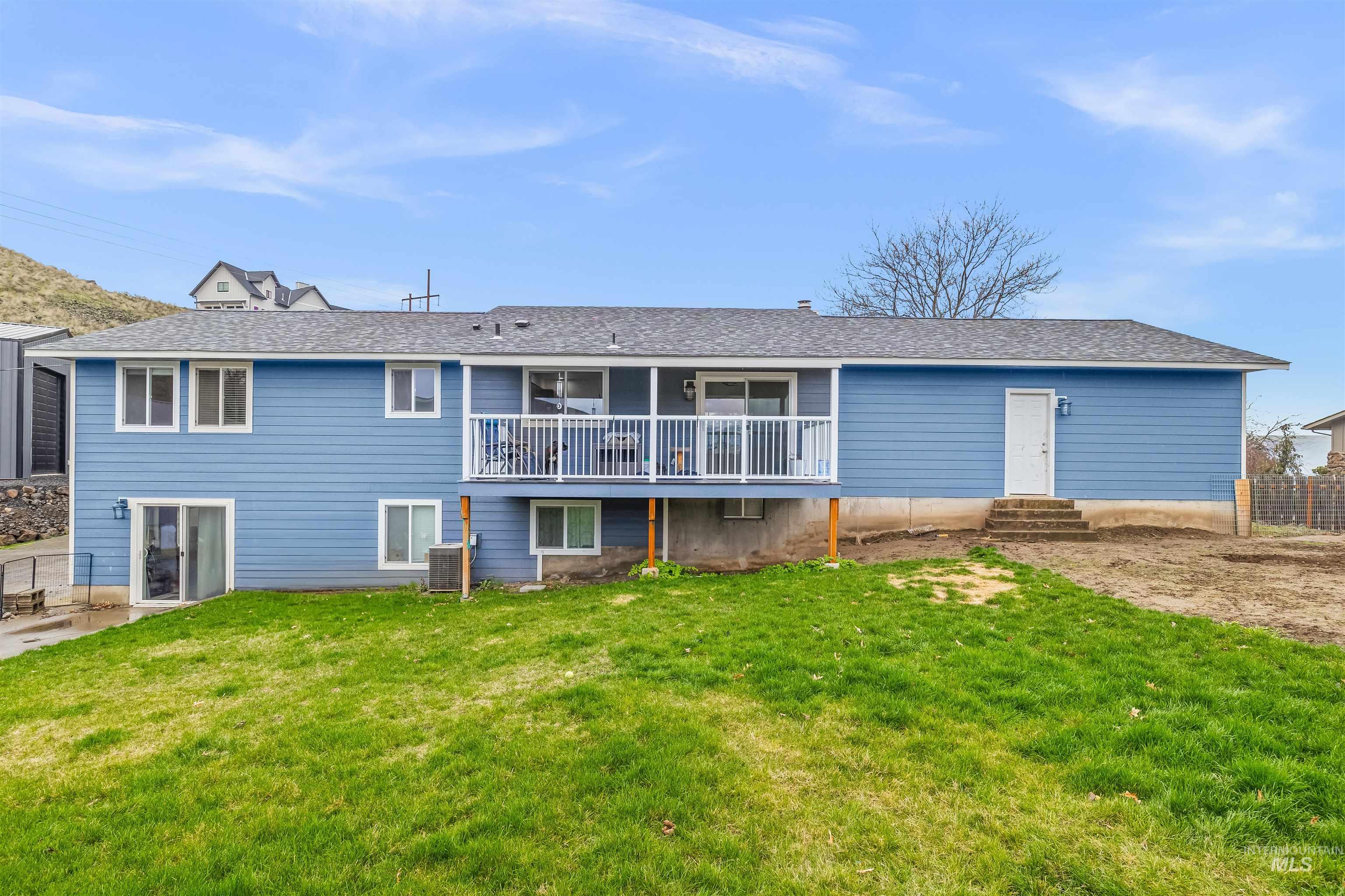 3655 Country Club Ct Property Photo 32