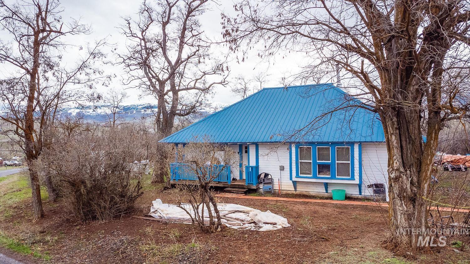1294 Mesa Rd. Property Photo