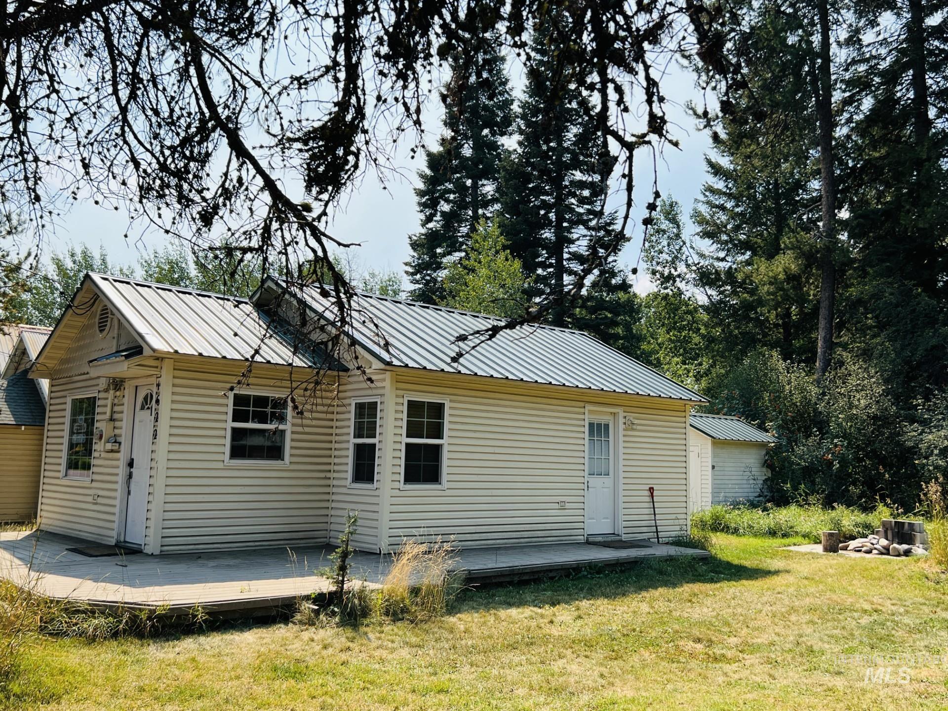 1622 Davis Ave Property Photo