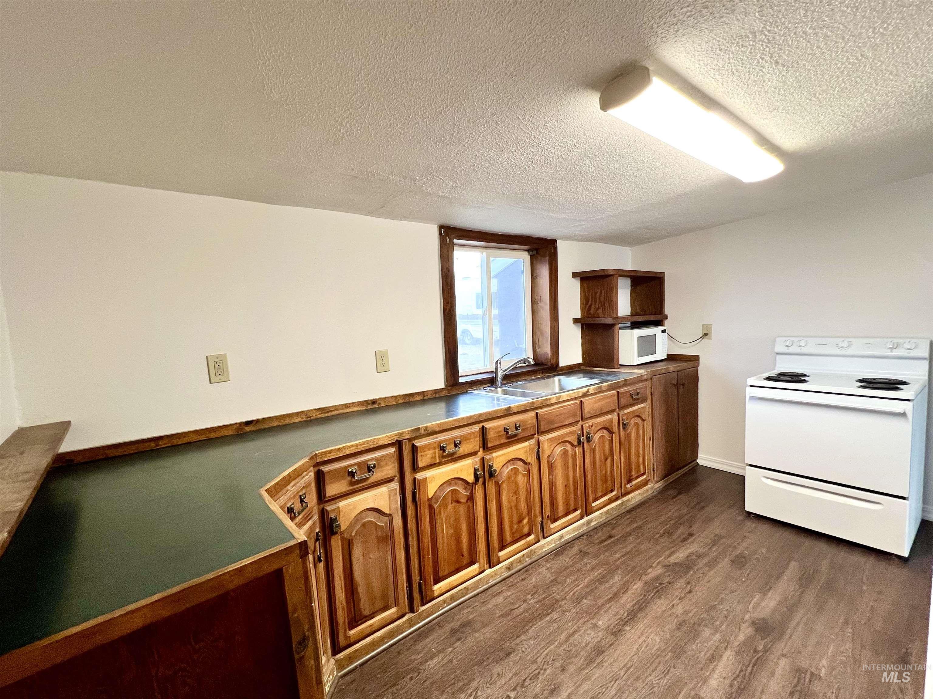 110 Sears St. Property Photo 5