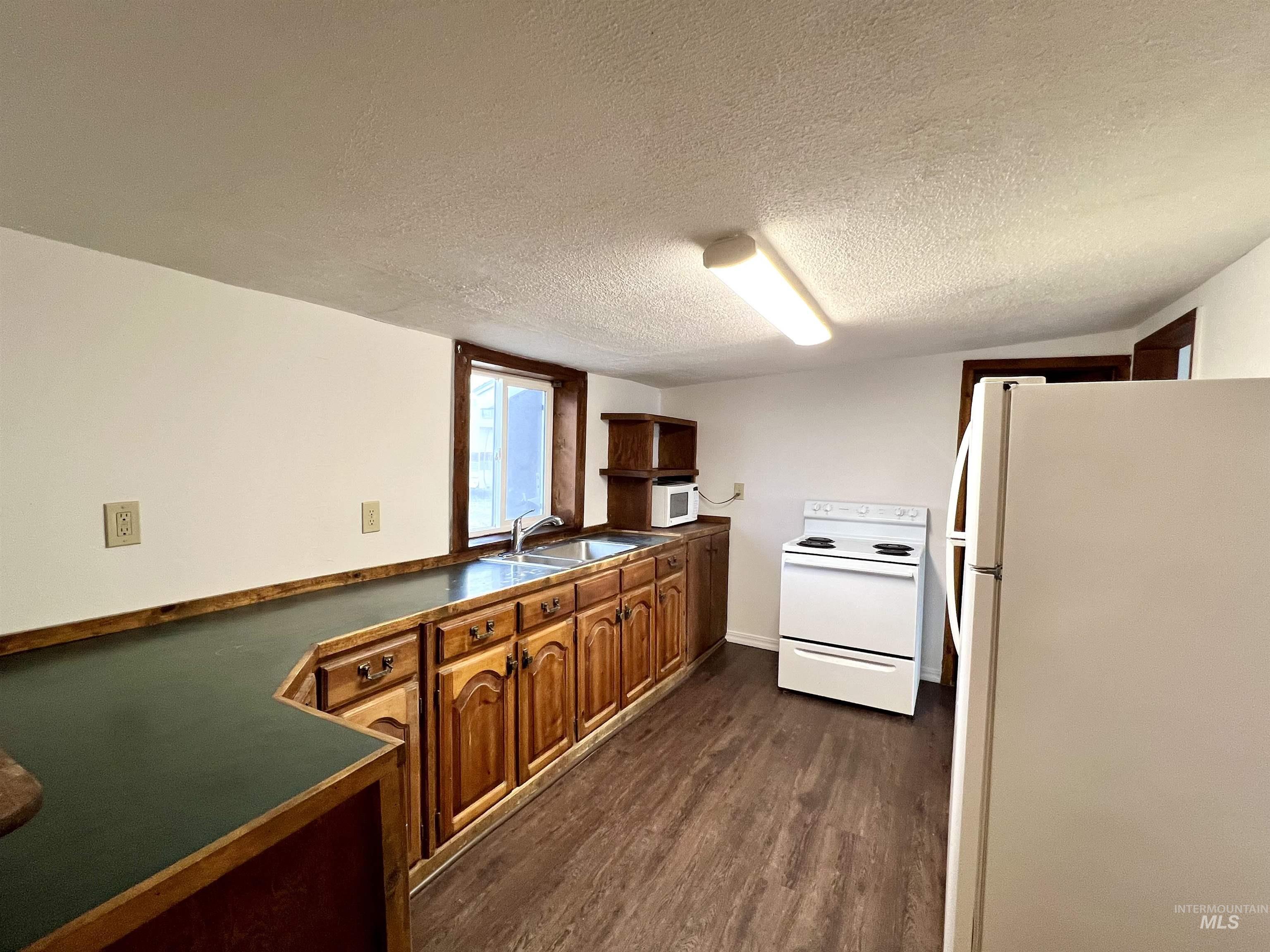 110 Sears St. Property Photo 6