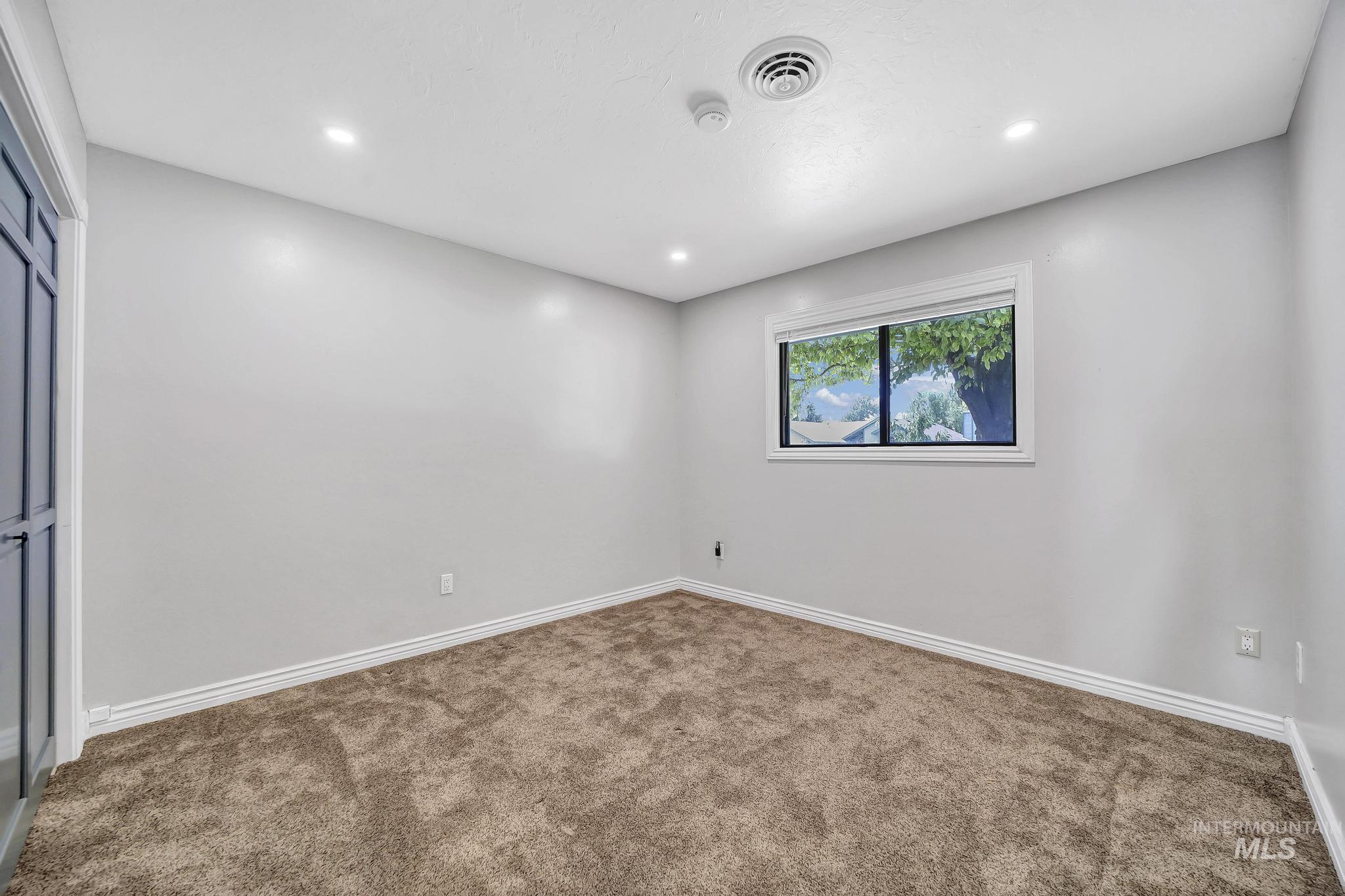 790 Academic Drive Property Photo 28