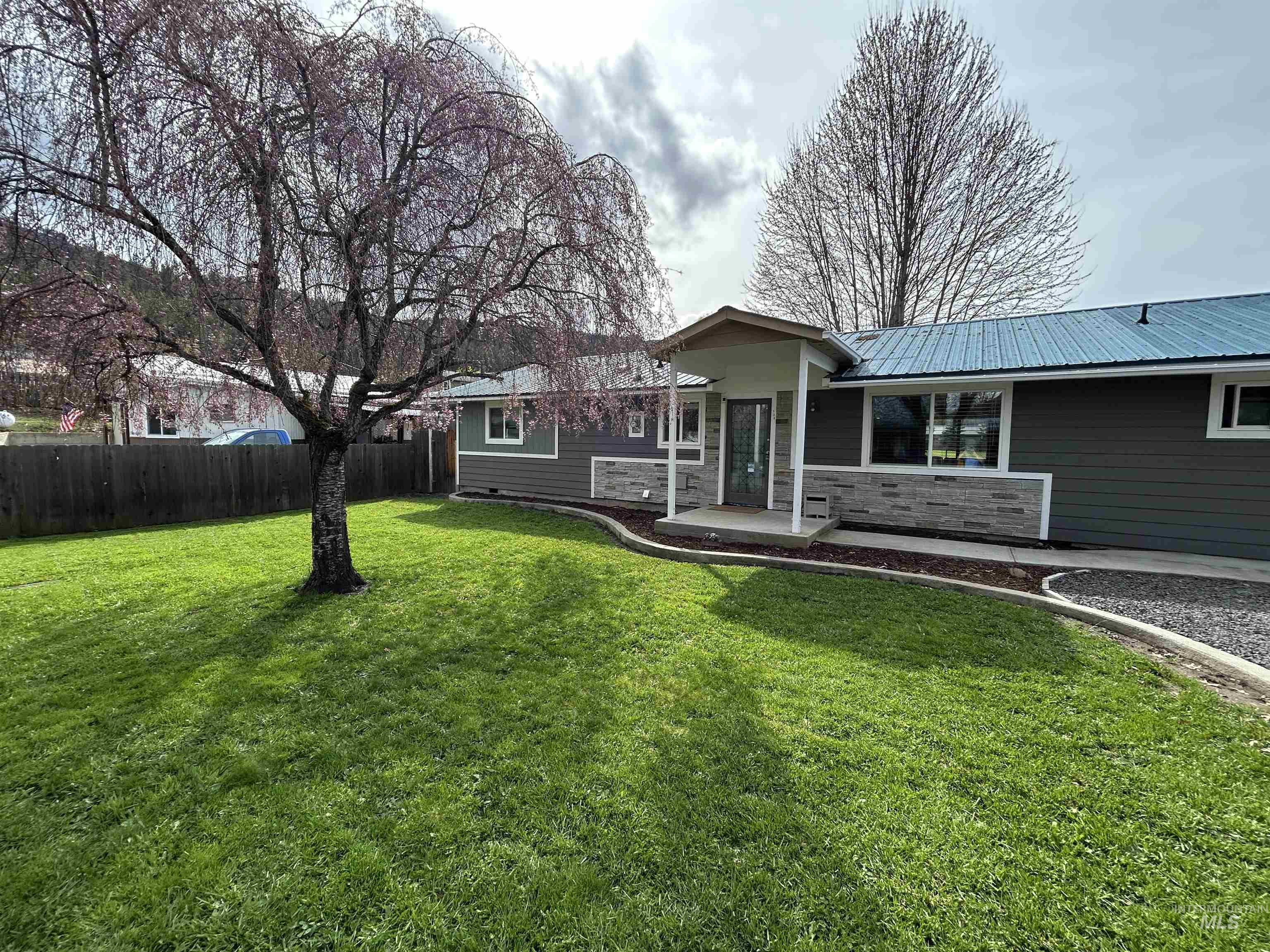 139 119th St. Property Photo