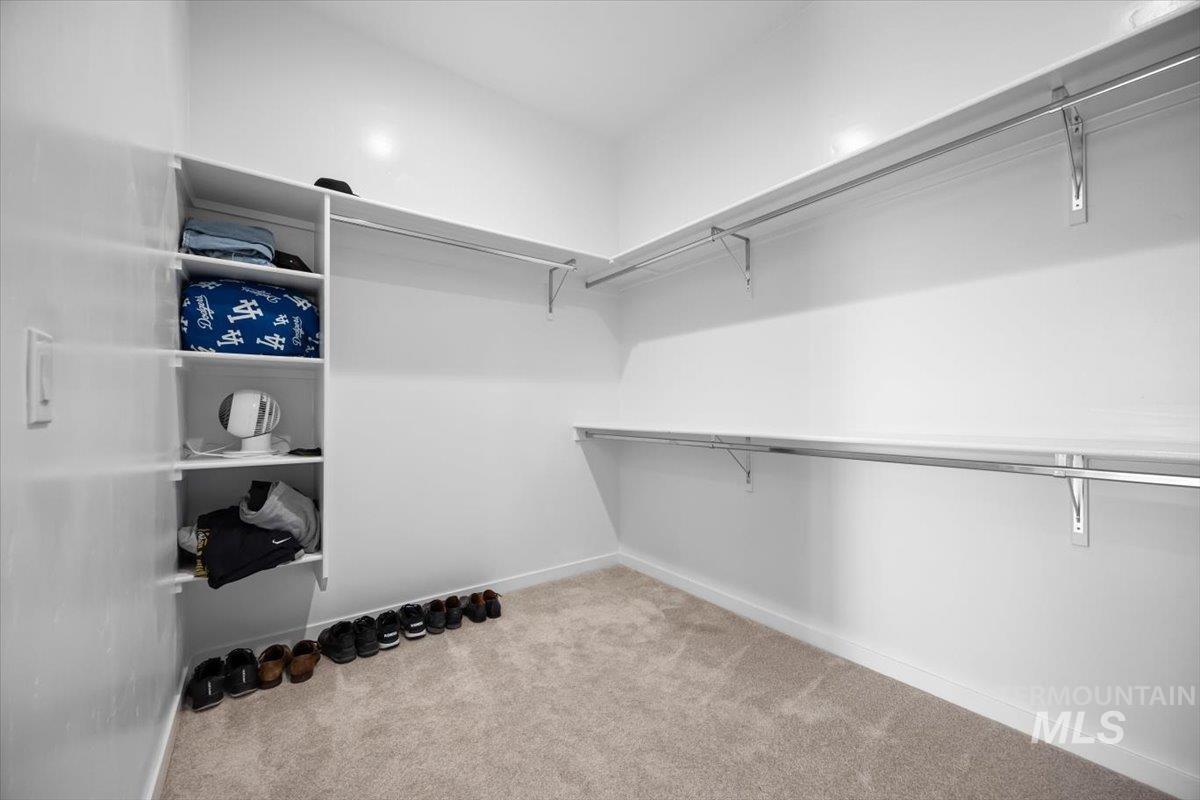 3484 N Picton Ave Property Photo 20