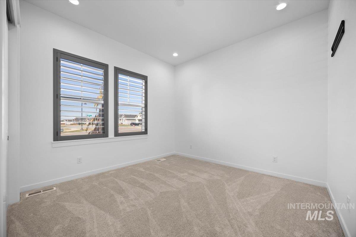 3484 N Picton Ave Property Photo 21