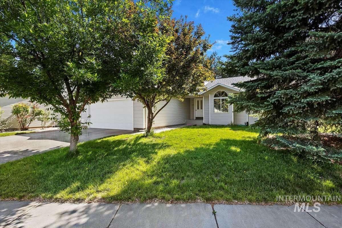 1166 Monaco St Property Photo 2