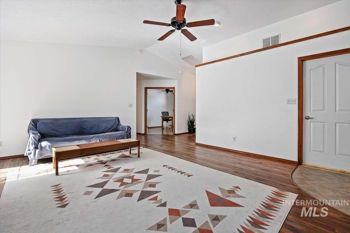 1166 Monaco St Property Photo 4