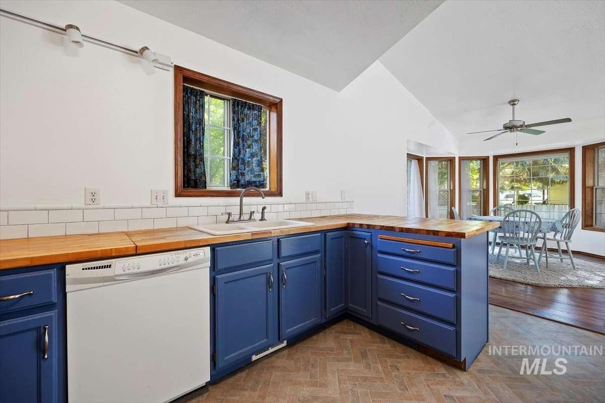 1166 Monaco St Property Photo 12