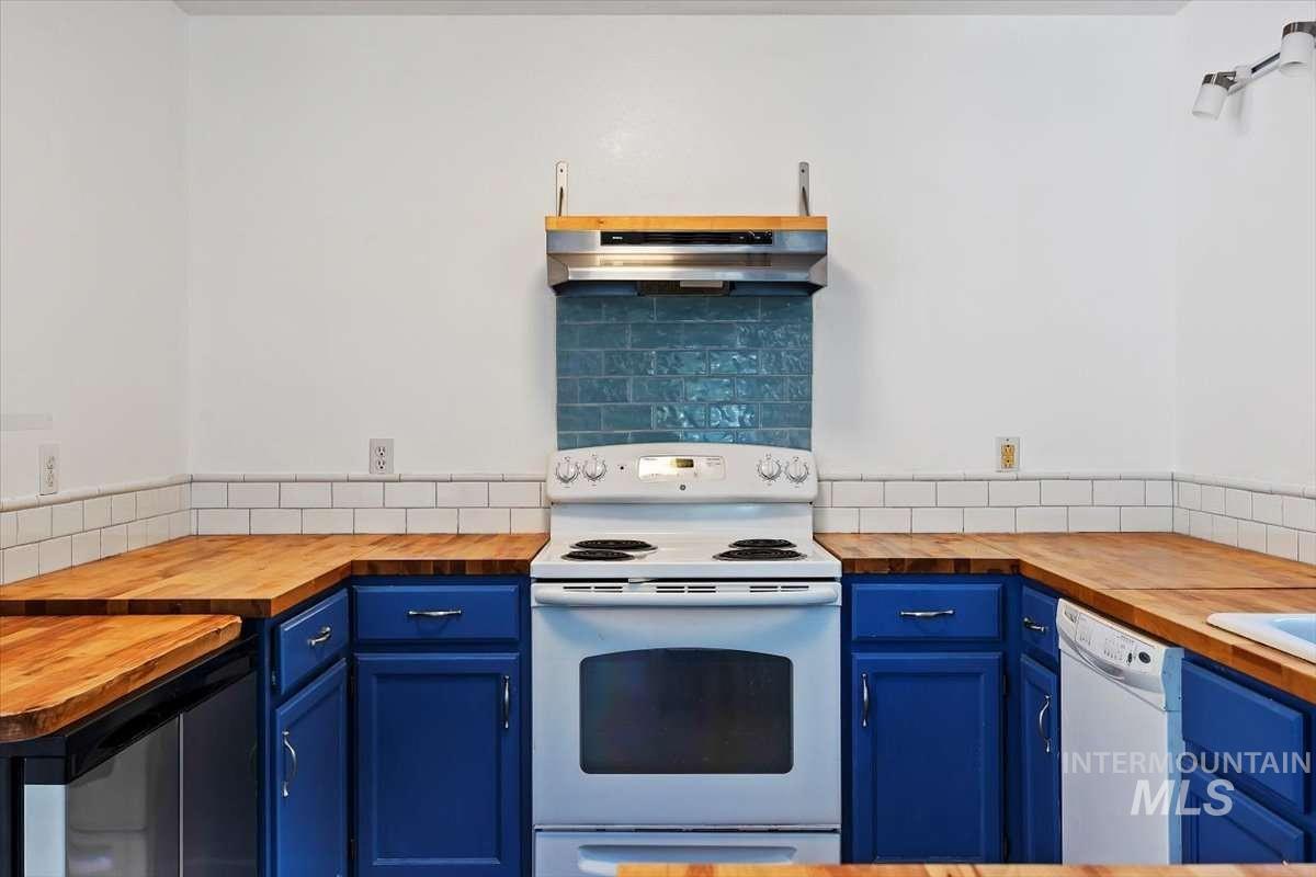 1166 Monaco St Property Photo 13