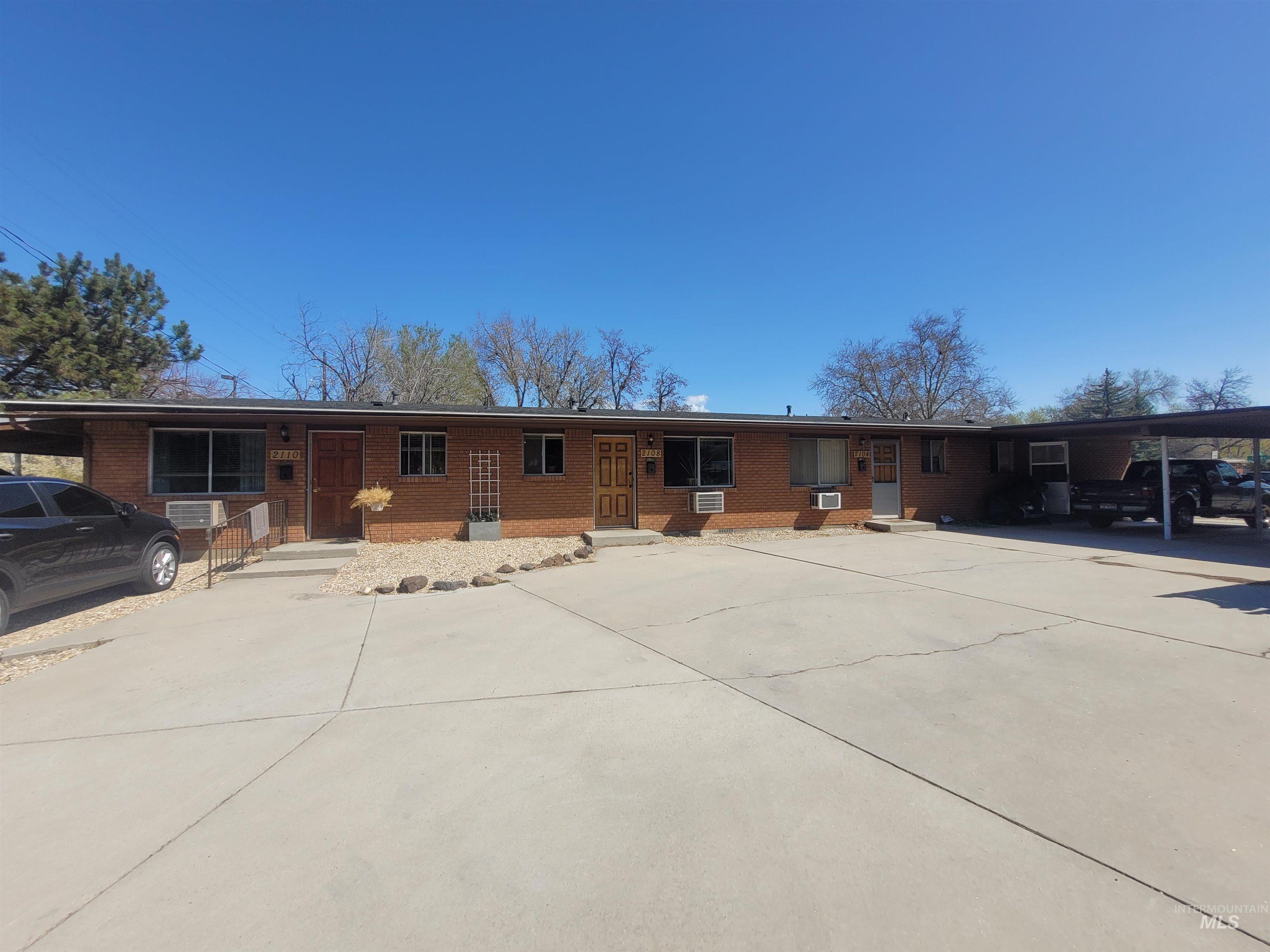 2110 W Boise Ave Property Photo 1