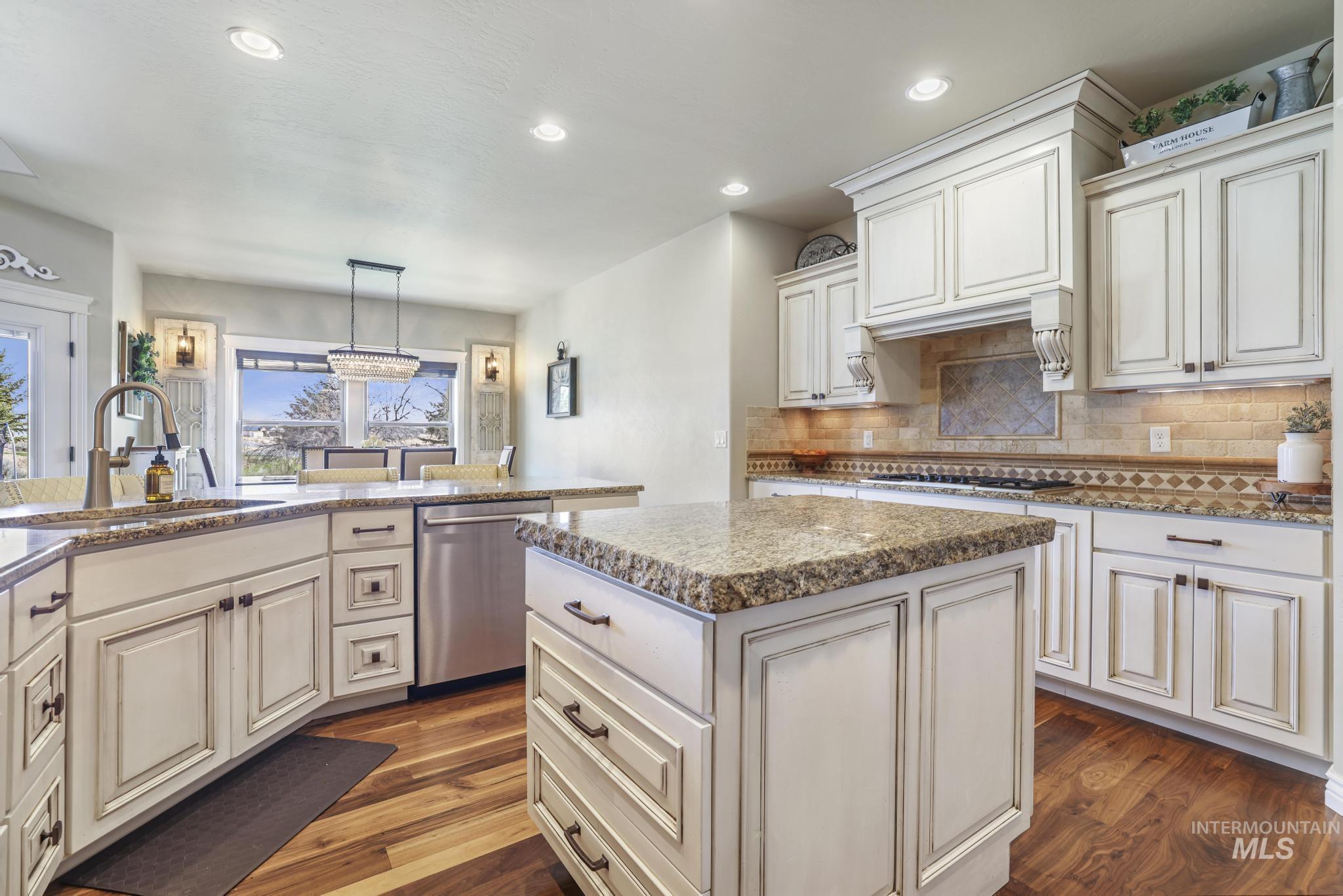 4049 Quail Ridge Drive Property Photo 8