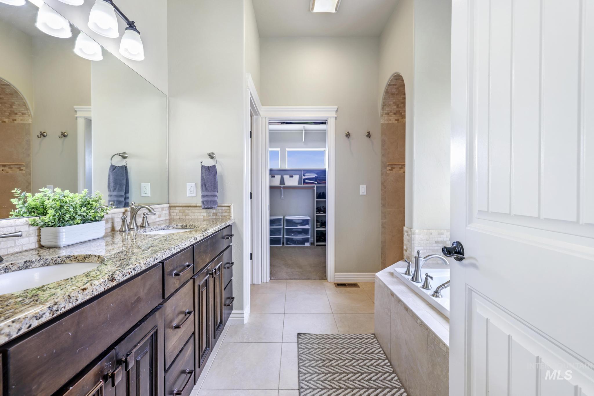 4049 Quail Ridge Drive Property Photo 17