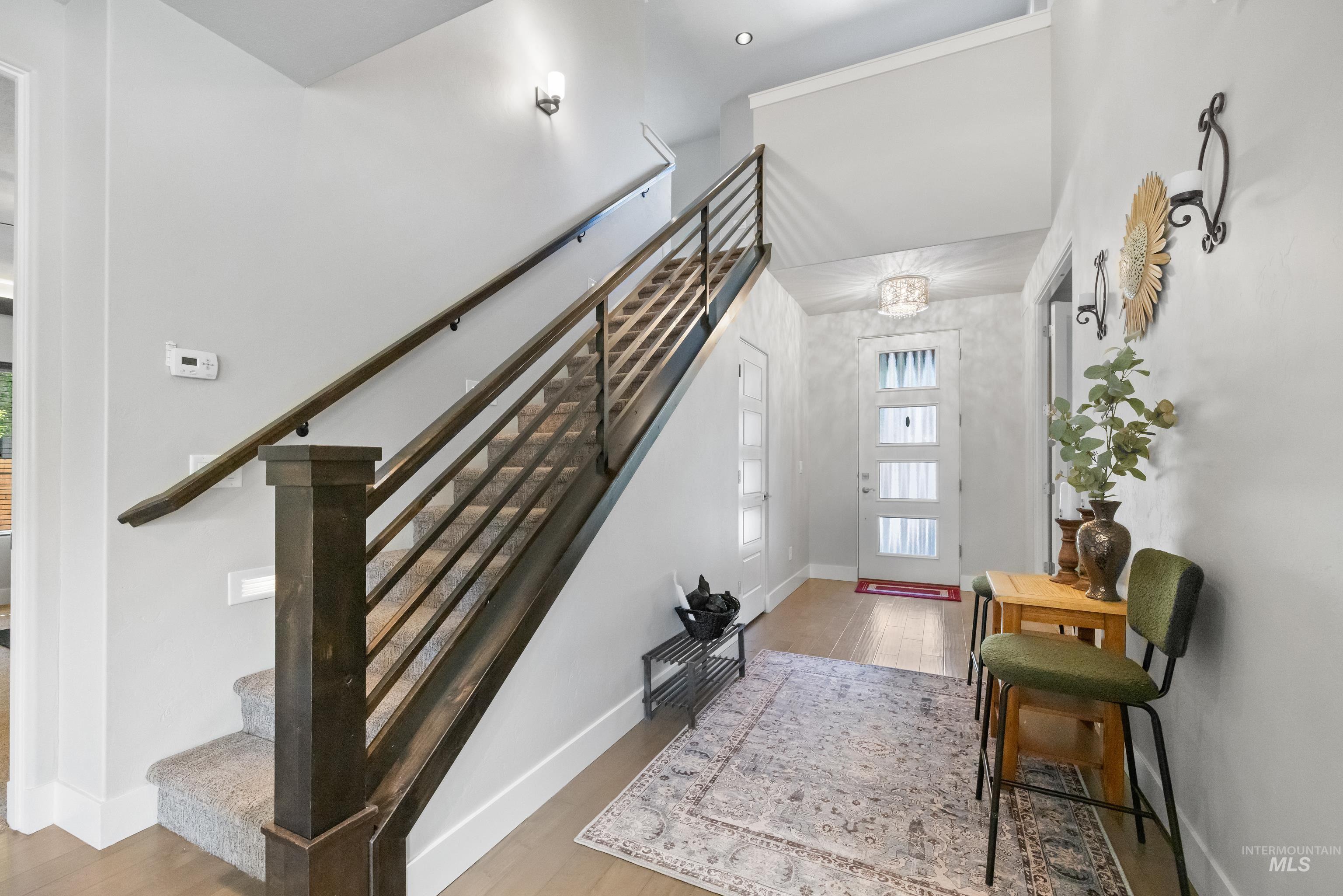 1211 E Spinnaker Property Photo 4