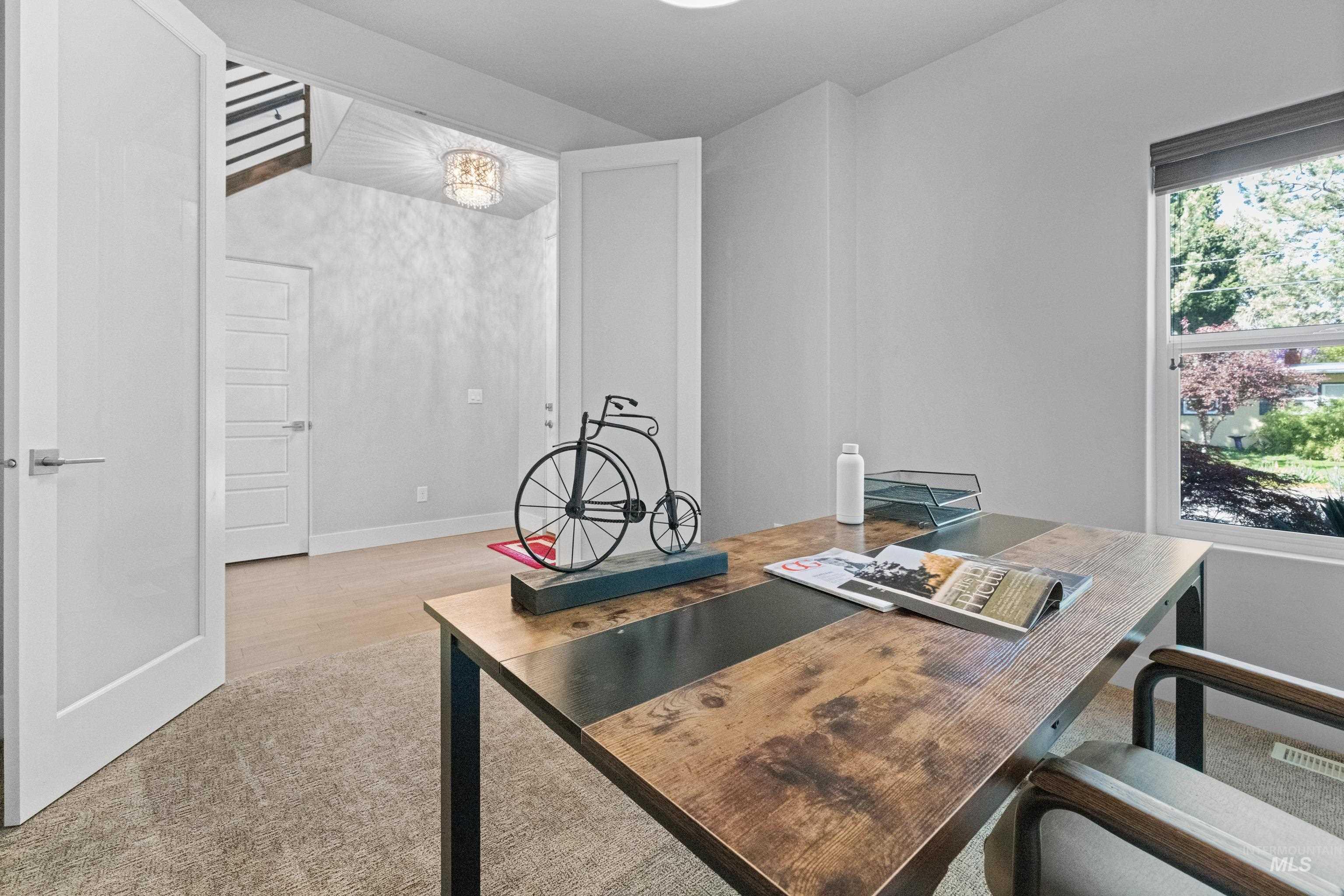 1211 E Spinnaker Property Photo 5