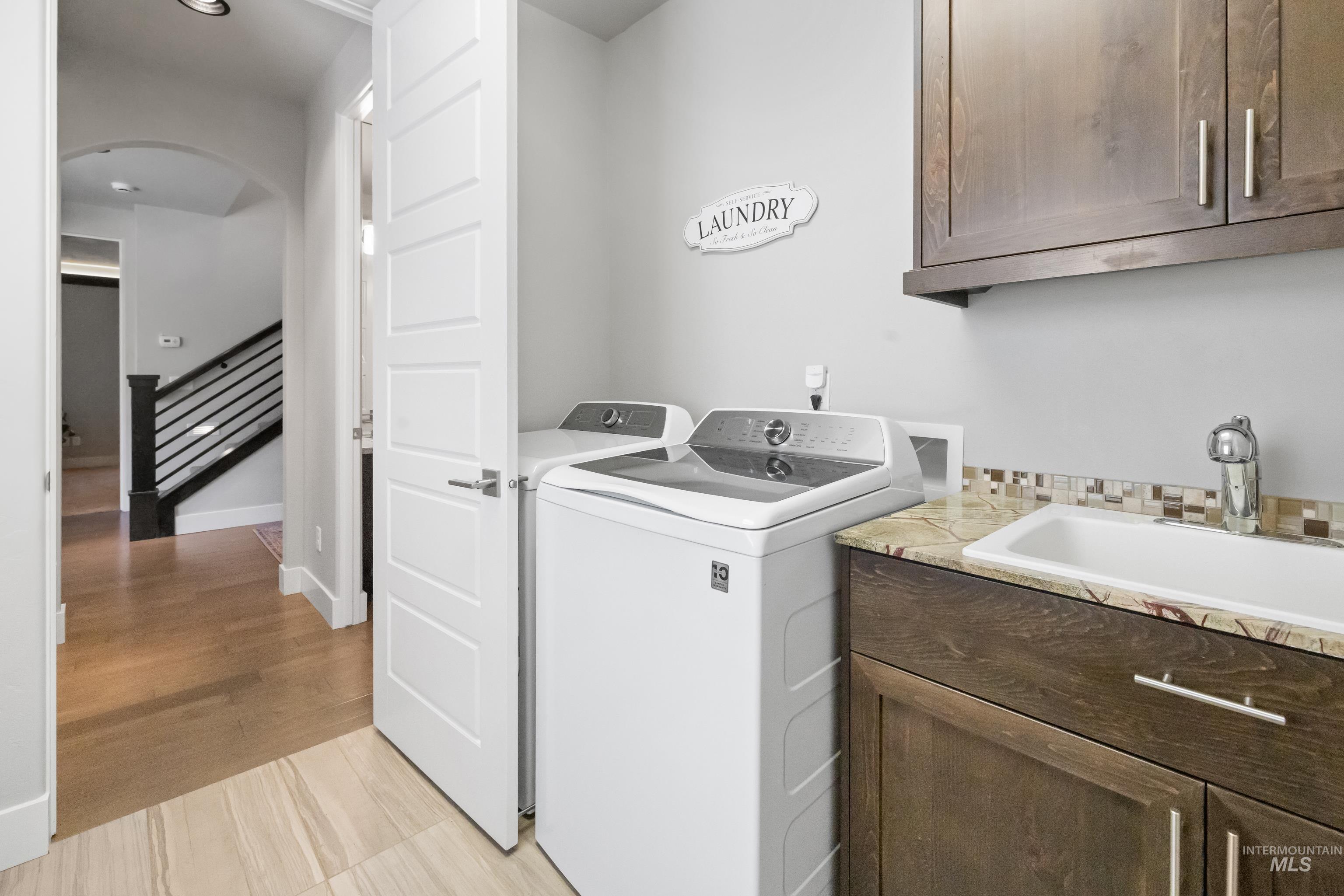 1211 E Spinnaker Property Photo 16