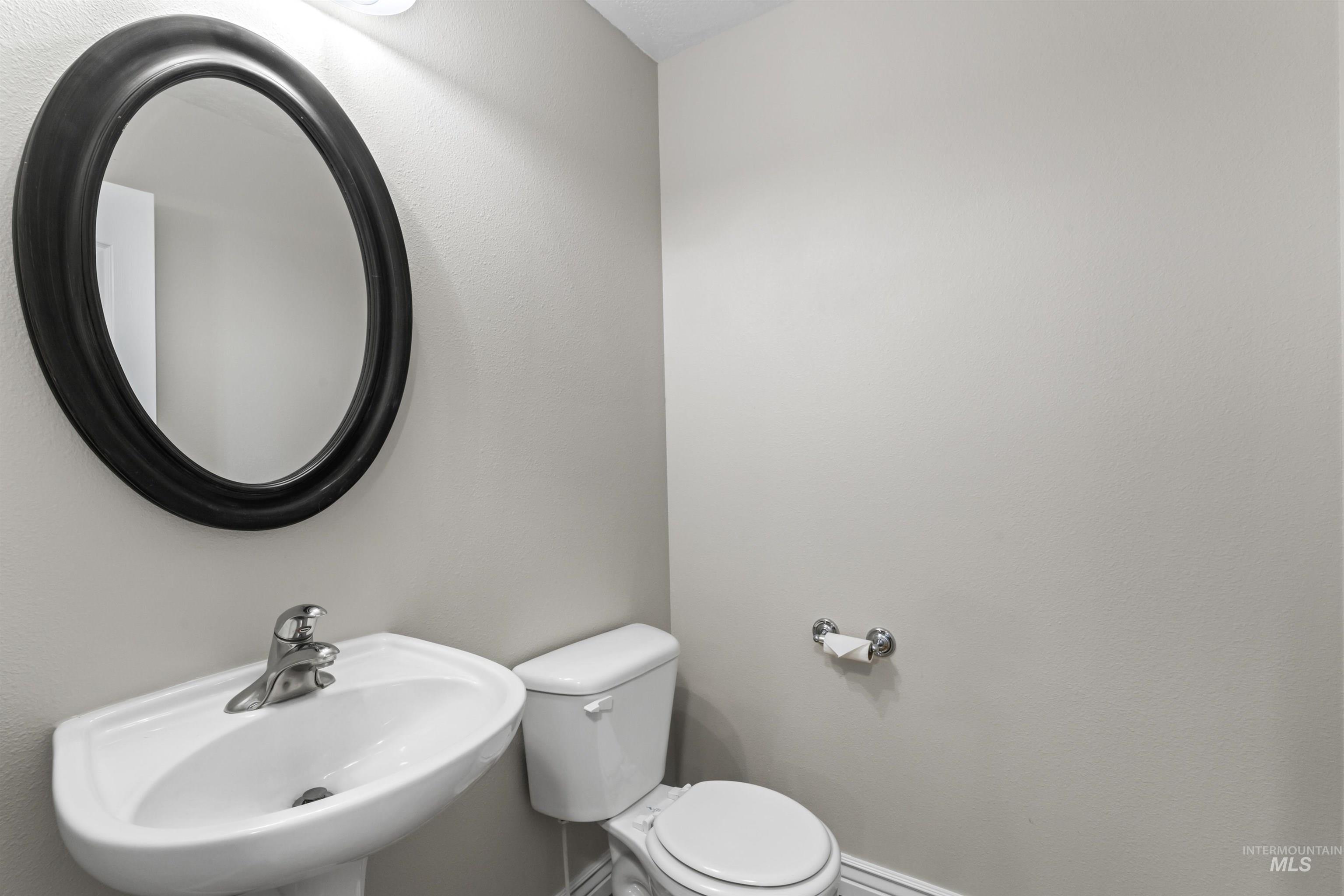 6104 E Locust Ln Property Photo 27