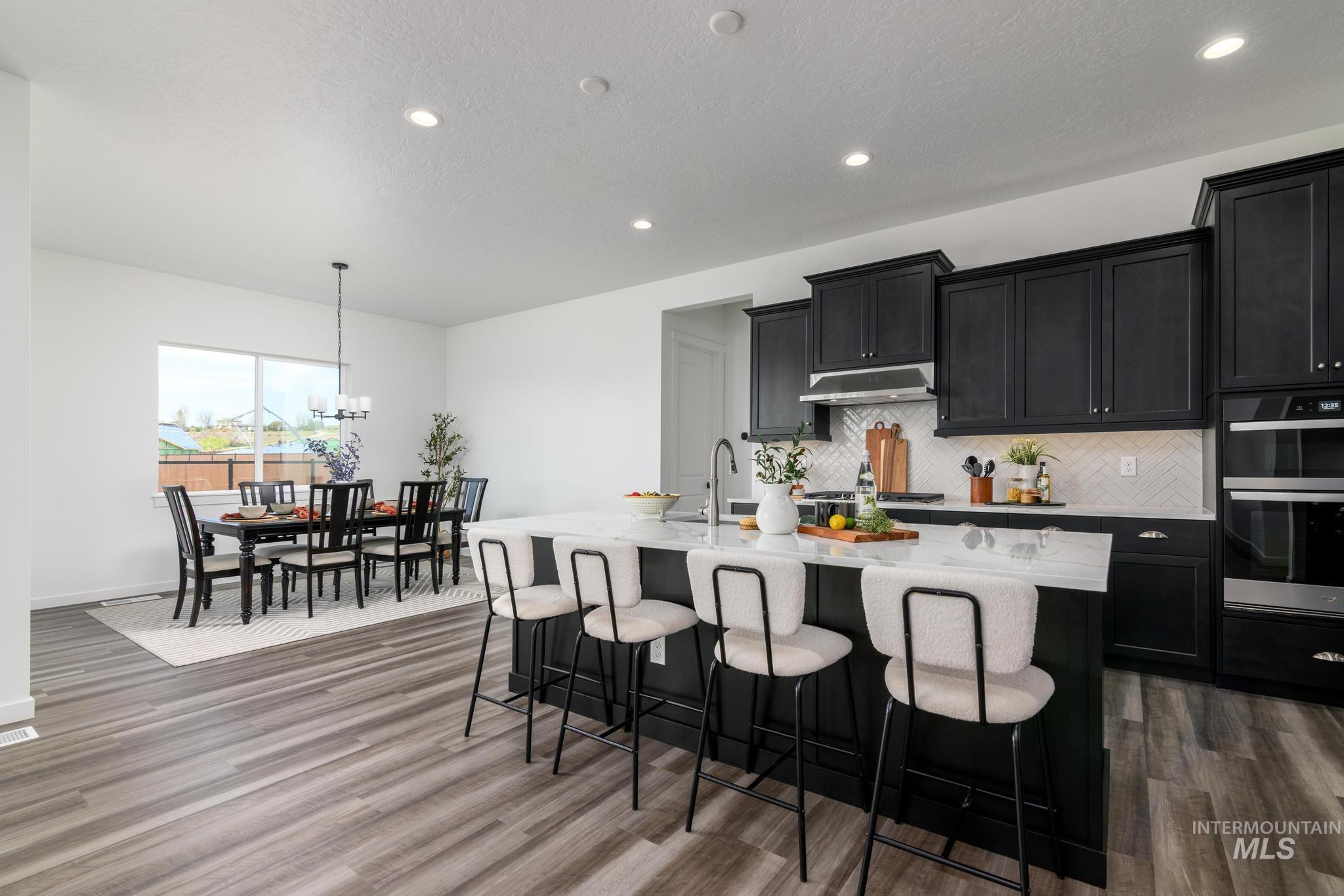 3701 N San Carlos Way Property Photo 8