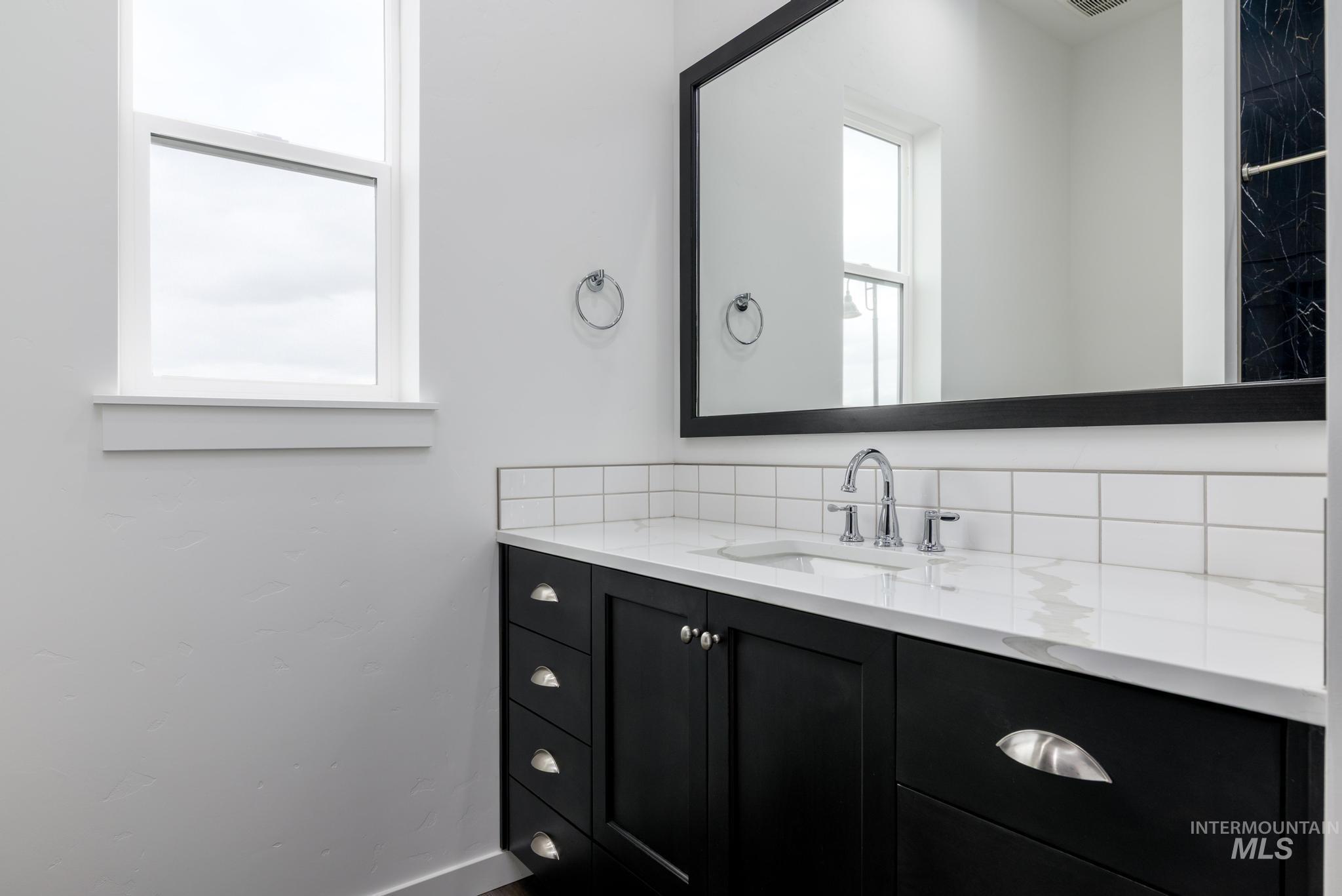 3701 N San Carlos Way Property Photo 20