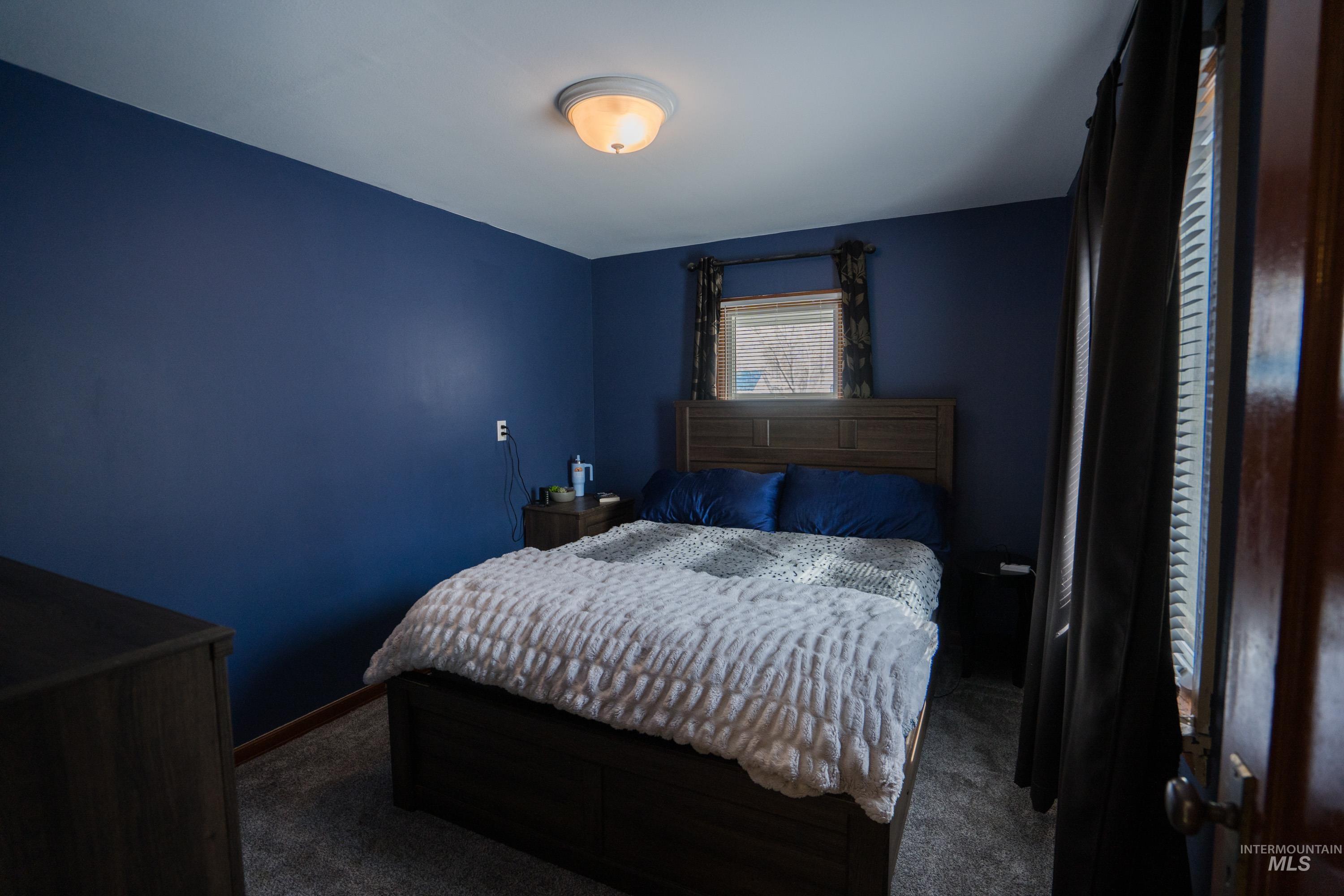206 E Clark Property Photo 9