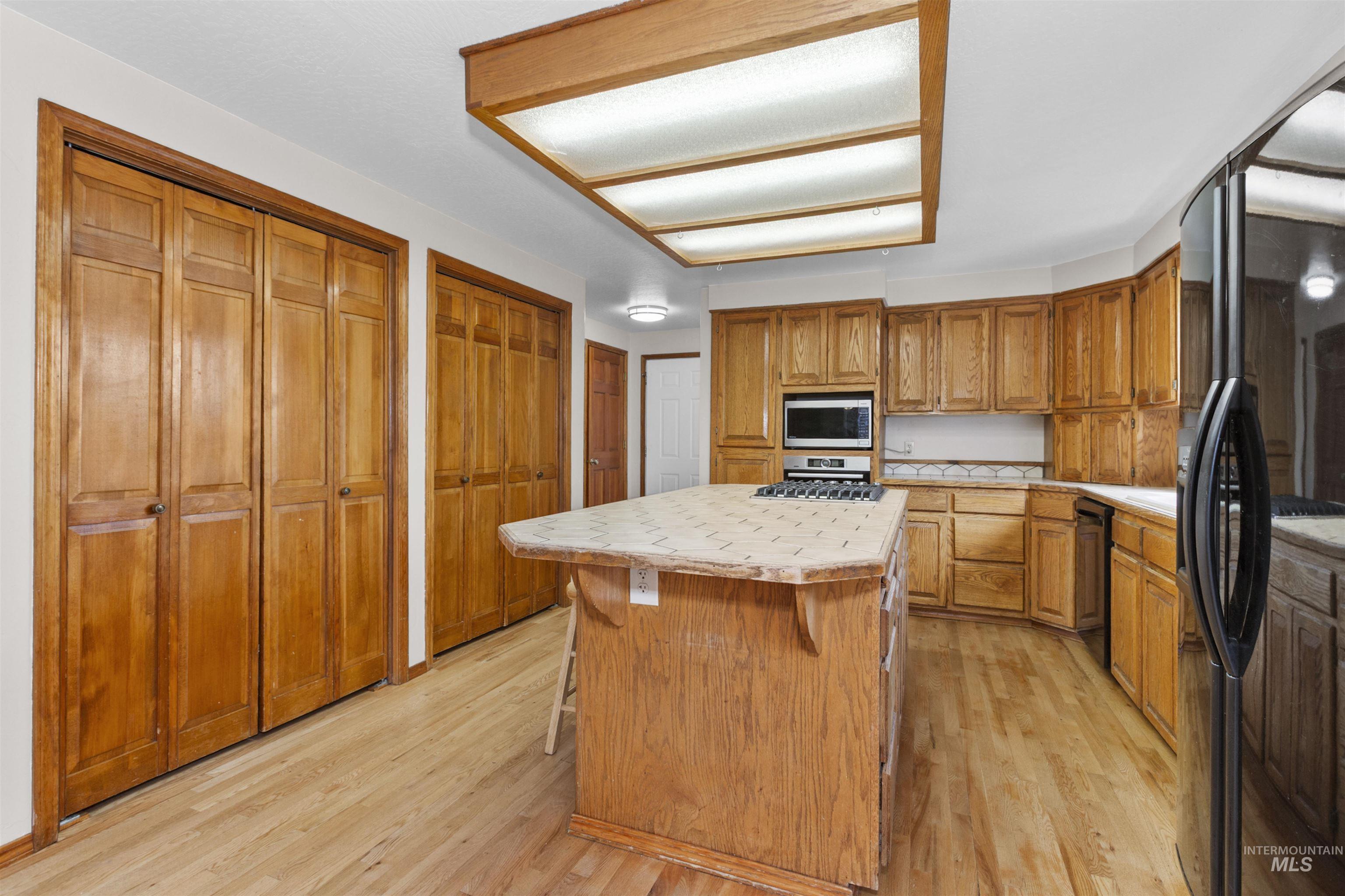 1541 S Oriole Way Property Photo 12