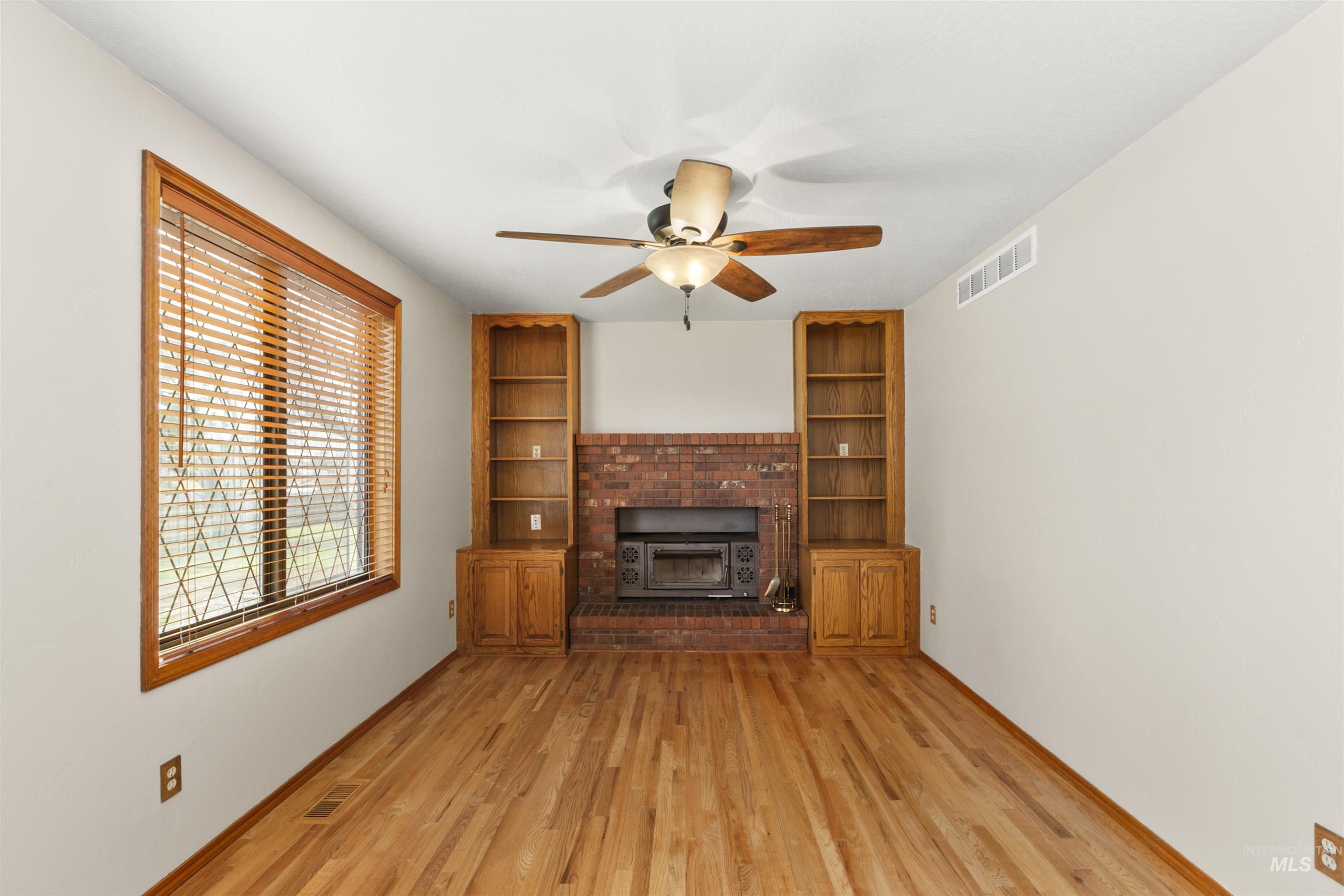 1541 S Oriole Way Property Photo 17
