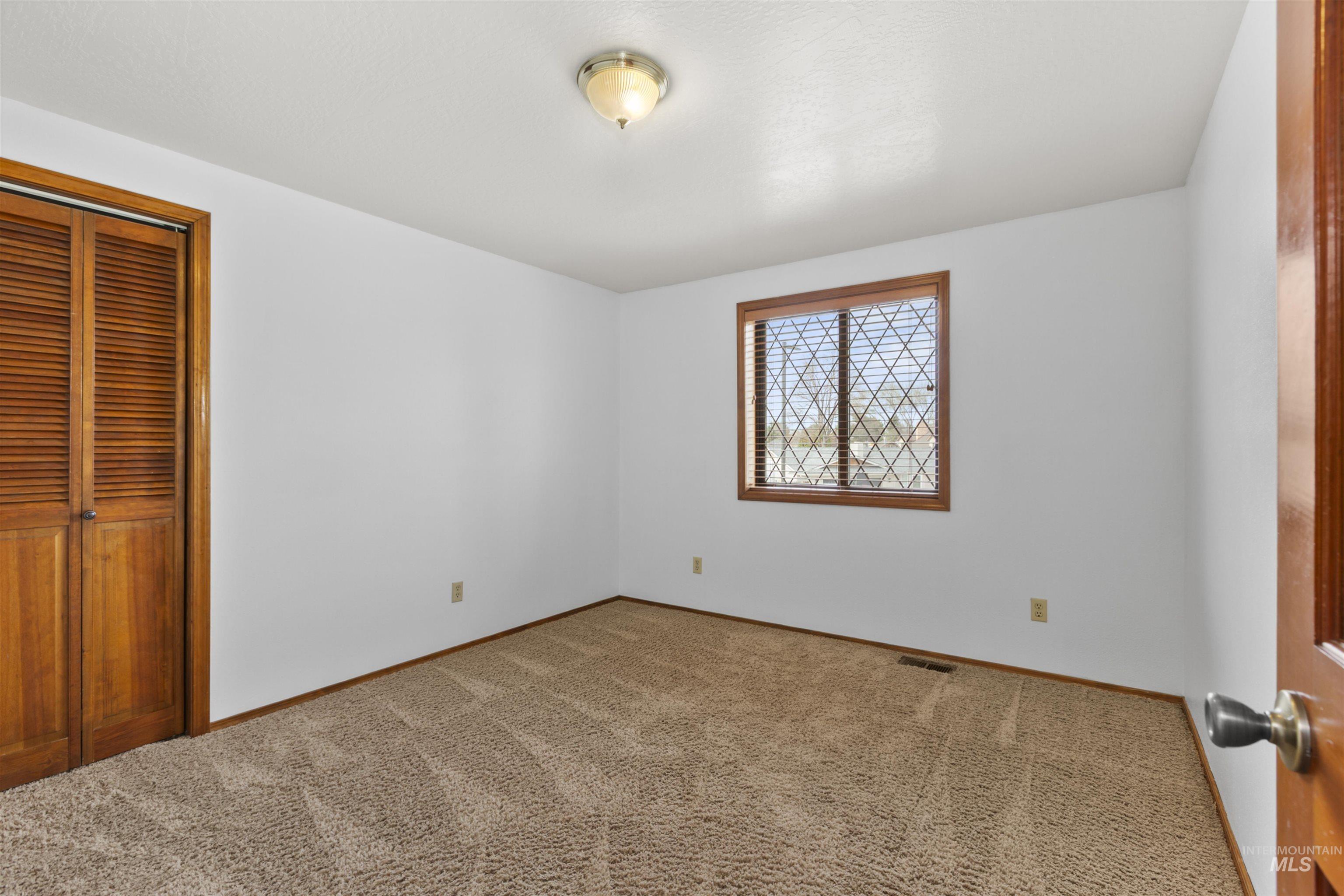 1541 S Oriole Way Property Photo 24