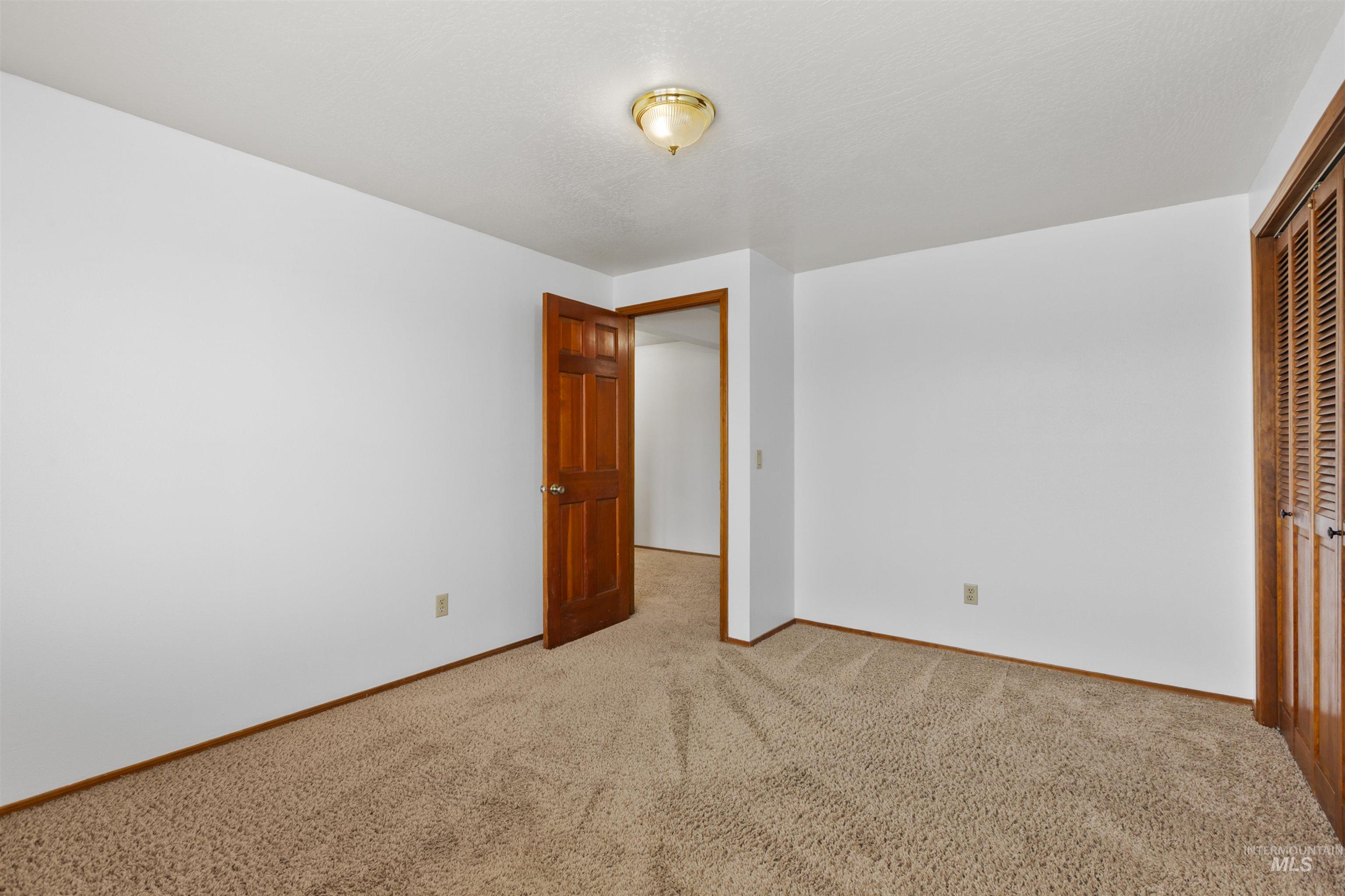 1541 S Oriole Way Property Photo 25