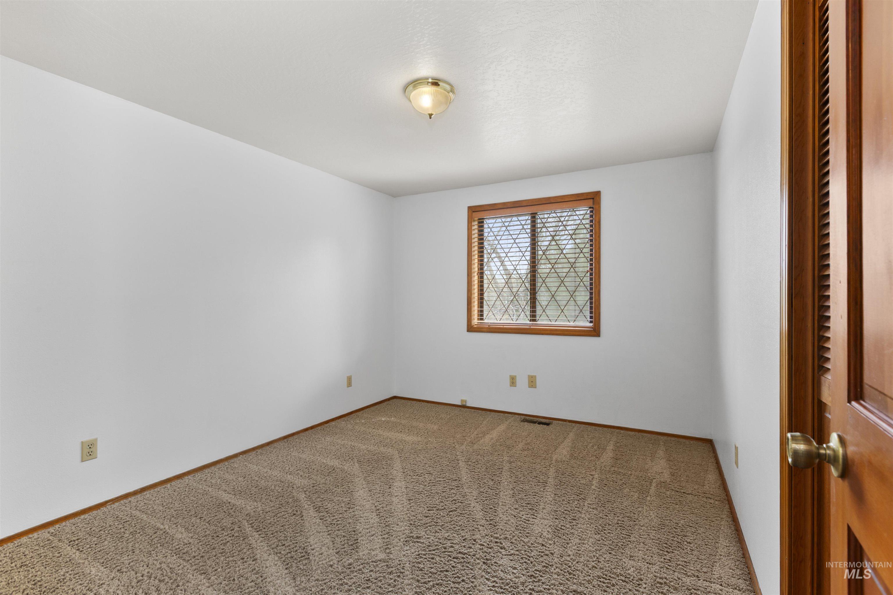 1541 S Oriole Way Property Photo 26