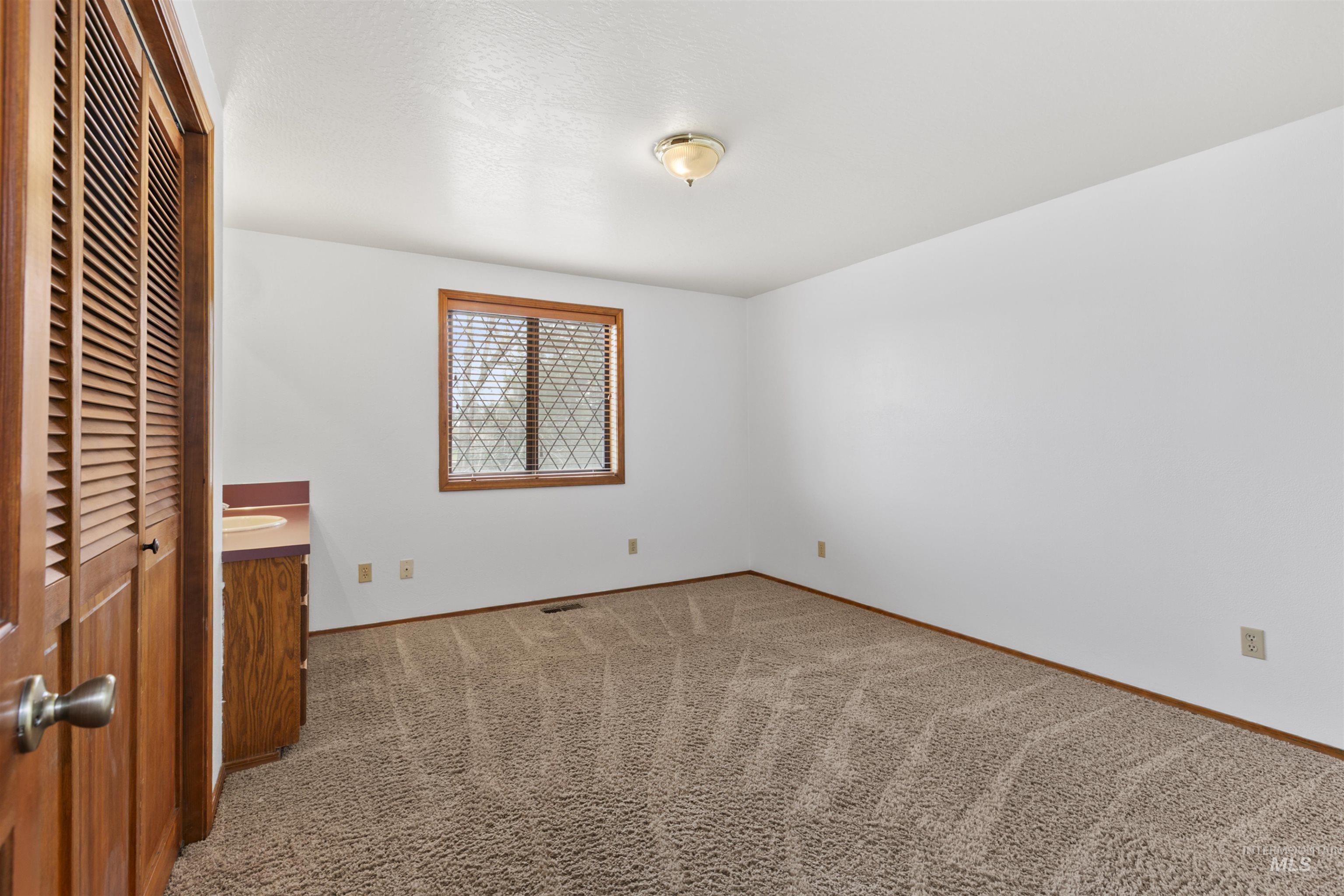 1541 S Oriole Way Property Photo 28